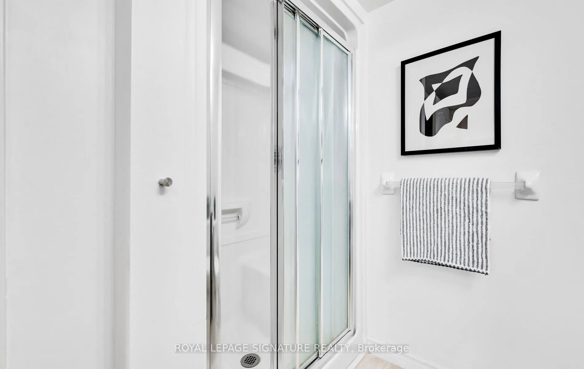 1470 Main Street E, #204