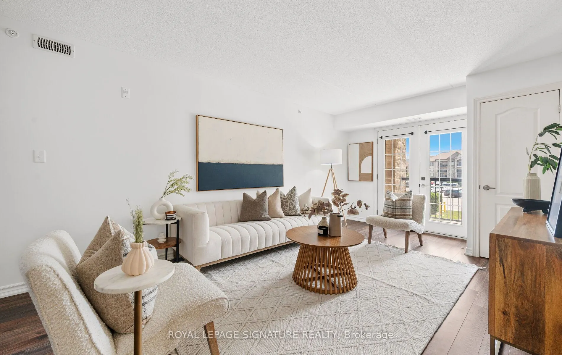 1470 Main Street E, #204