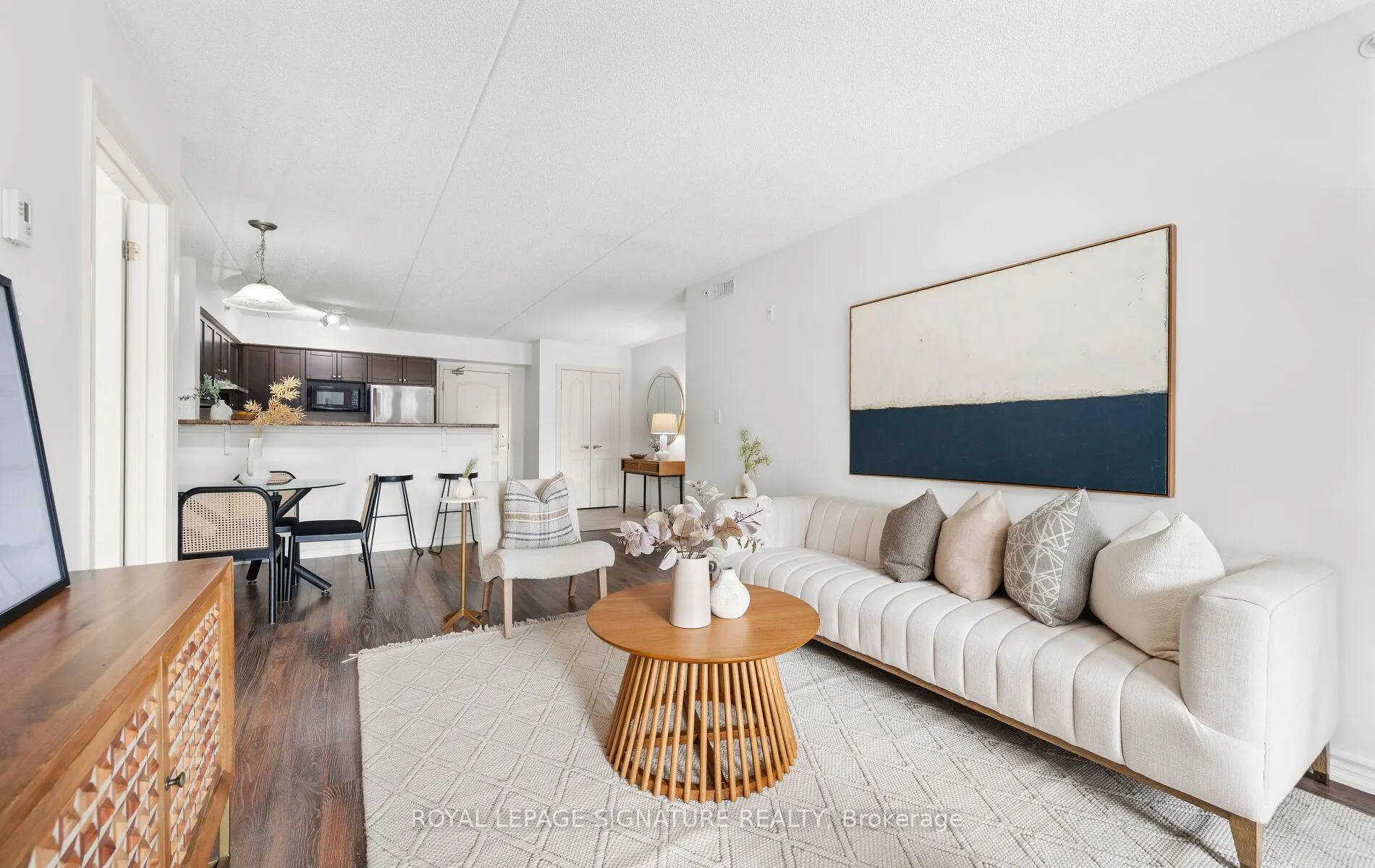1470 Main Street E, #204