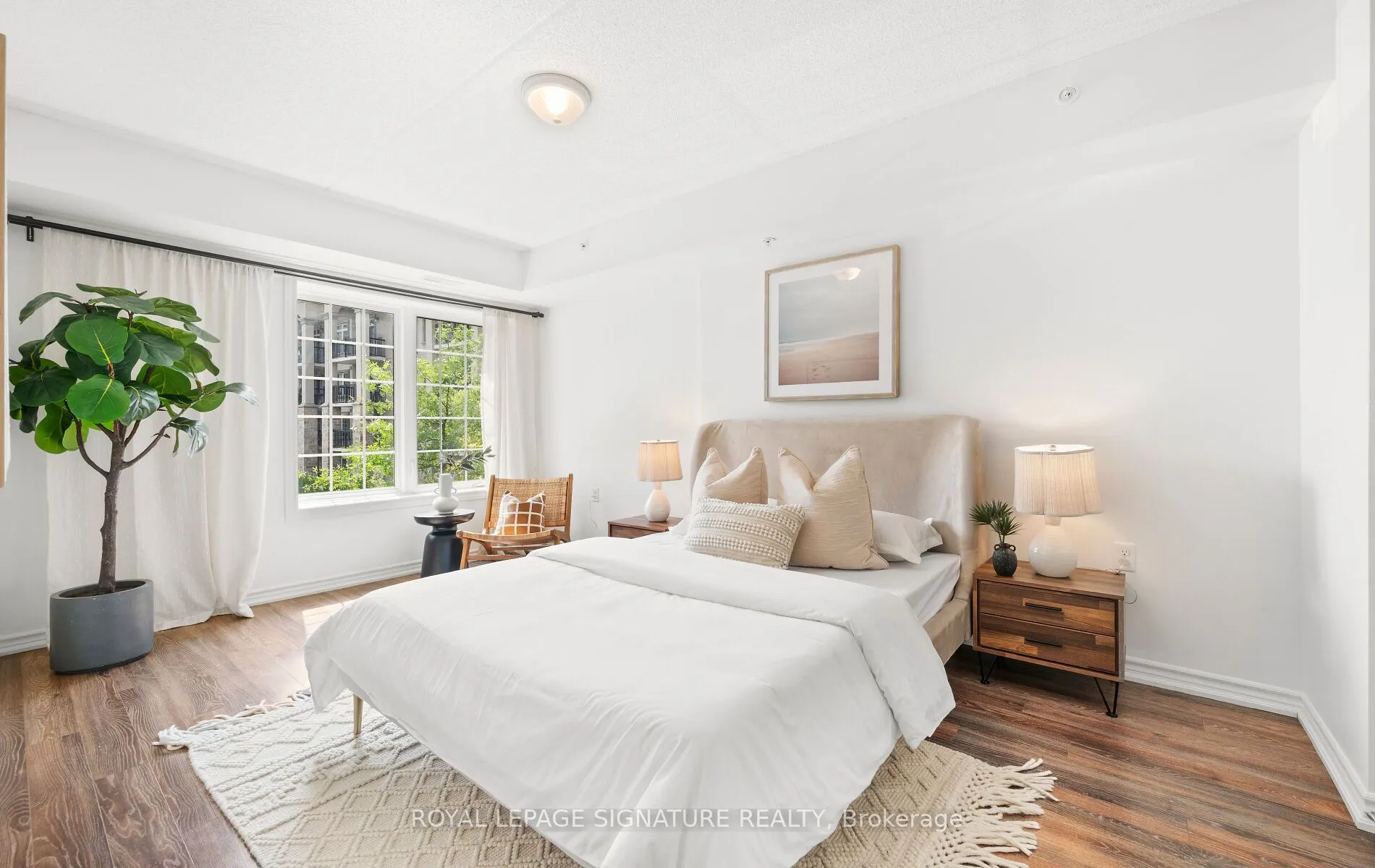 1470 Main Street E, #204