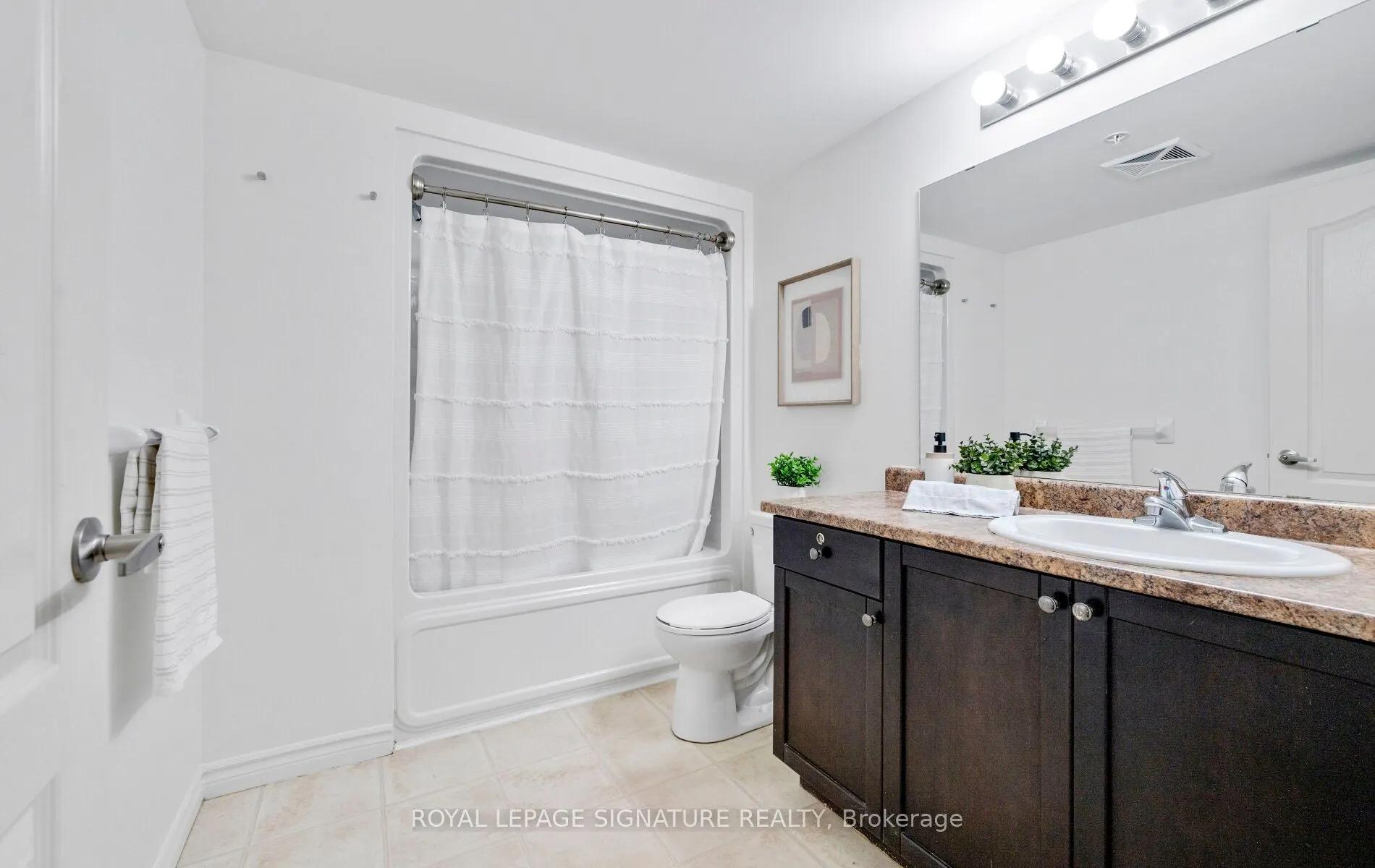 1470 Main Street E, #204
