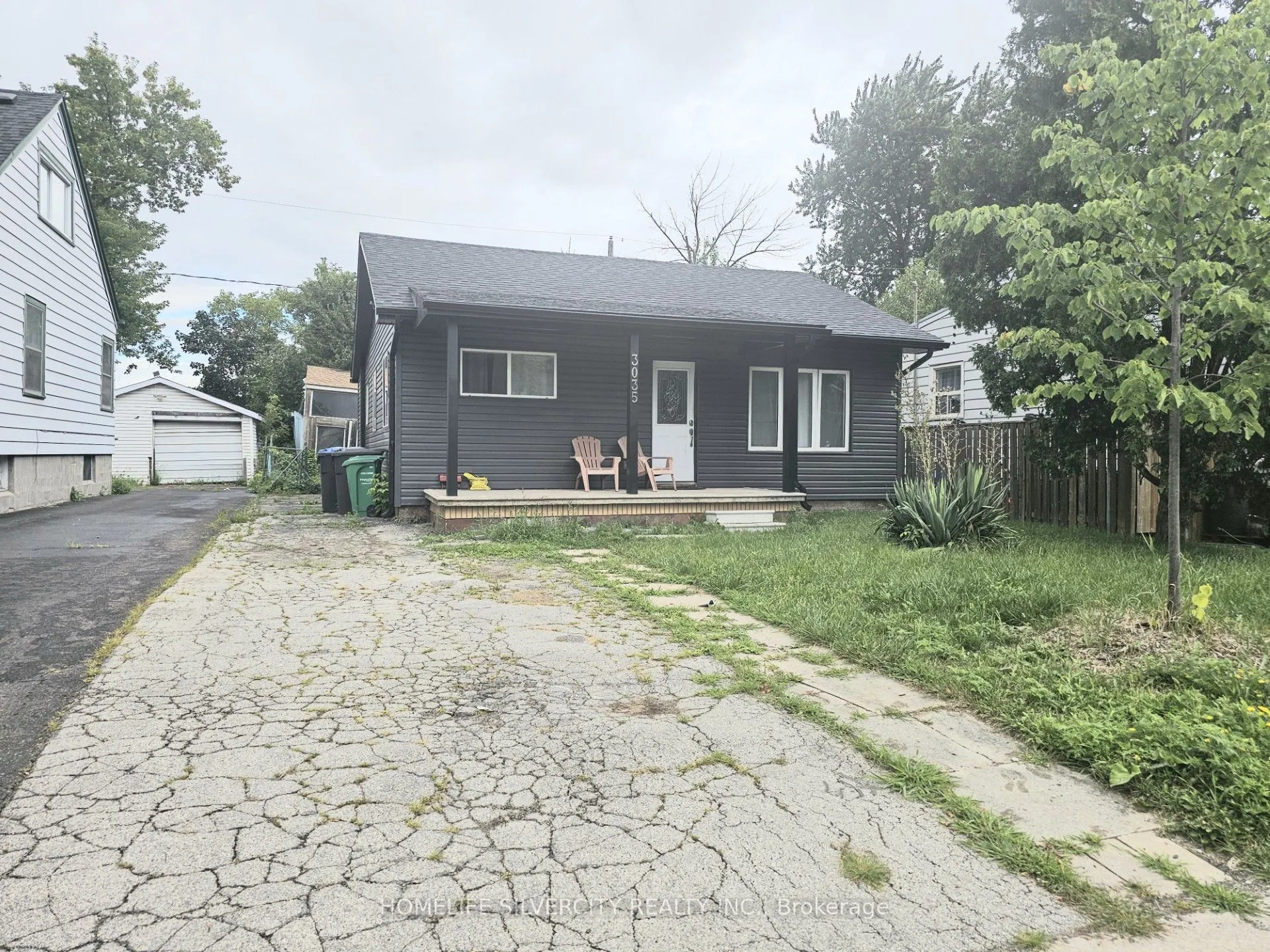 3035 Victory Crescent