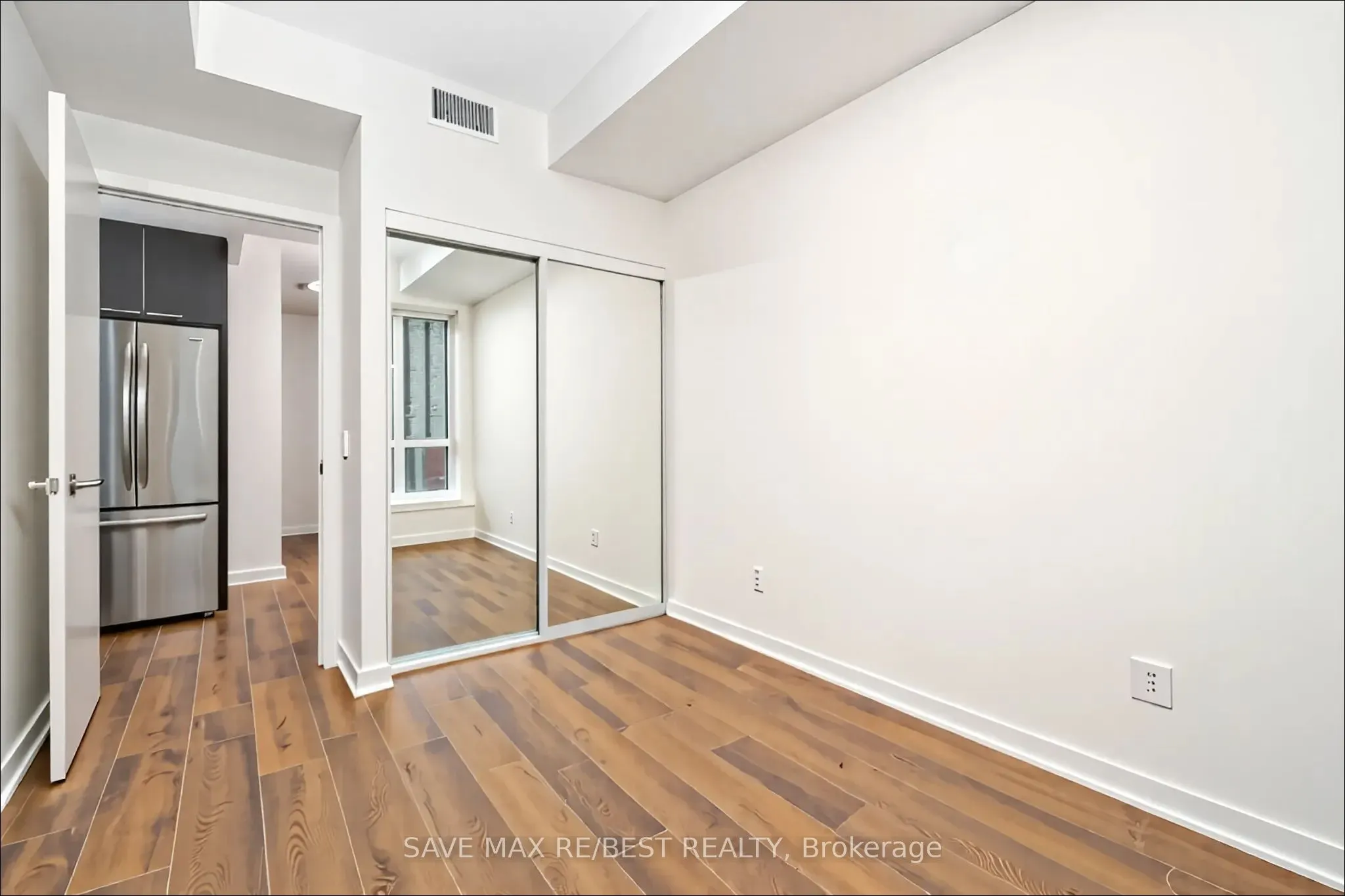 10 Park Lawn Road, #807
