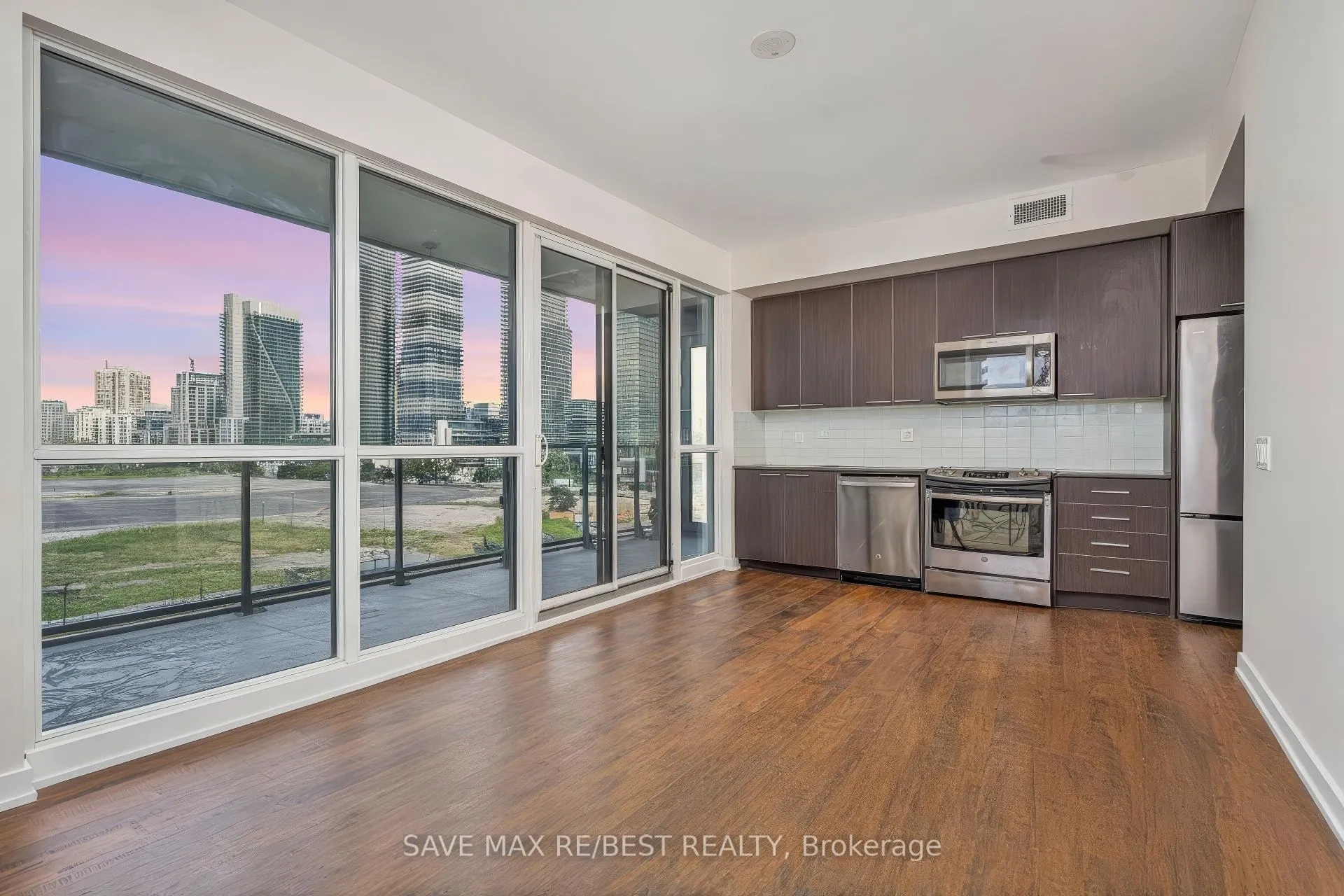 10 Park Lawn Road, #807