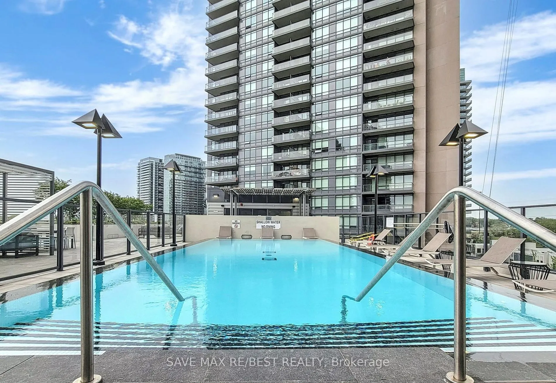 10 Park Lawn Road, #807