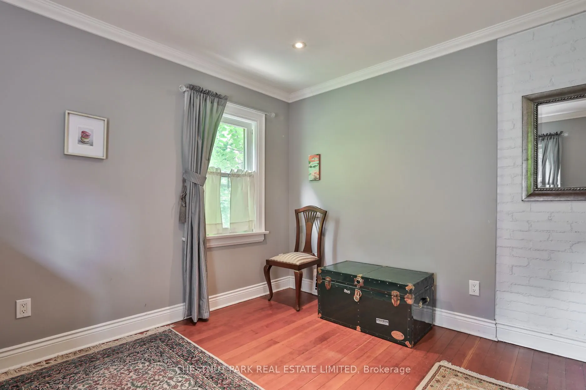 61 Burnhamthorpe Crescent