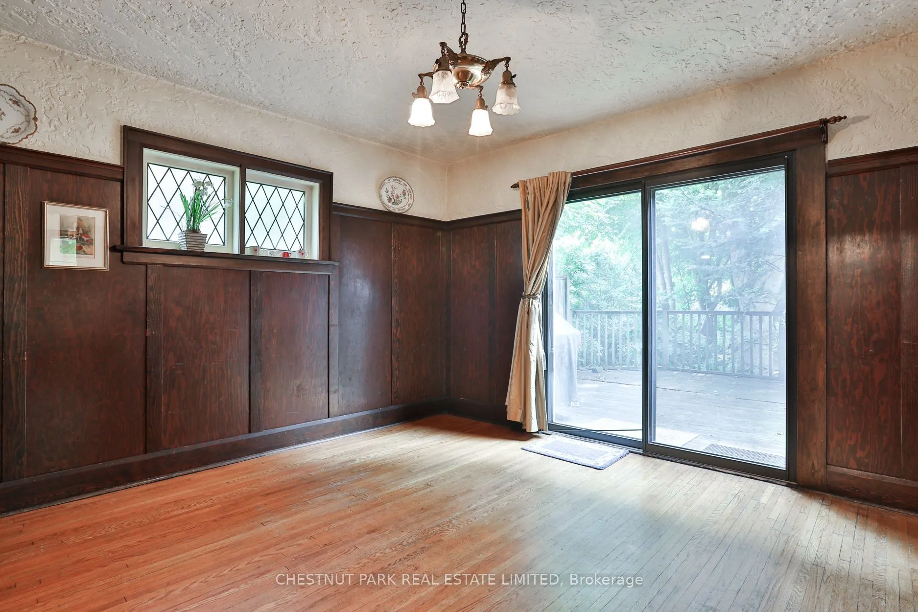 61 Burnhamthorpe Crescent