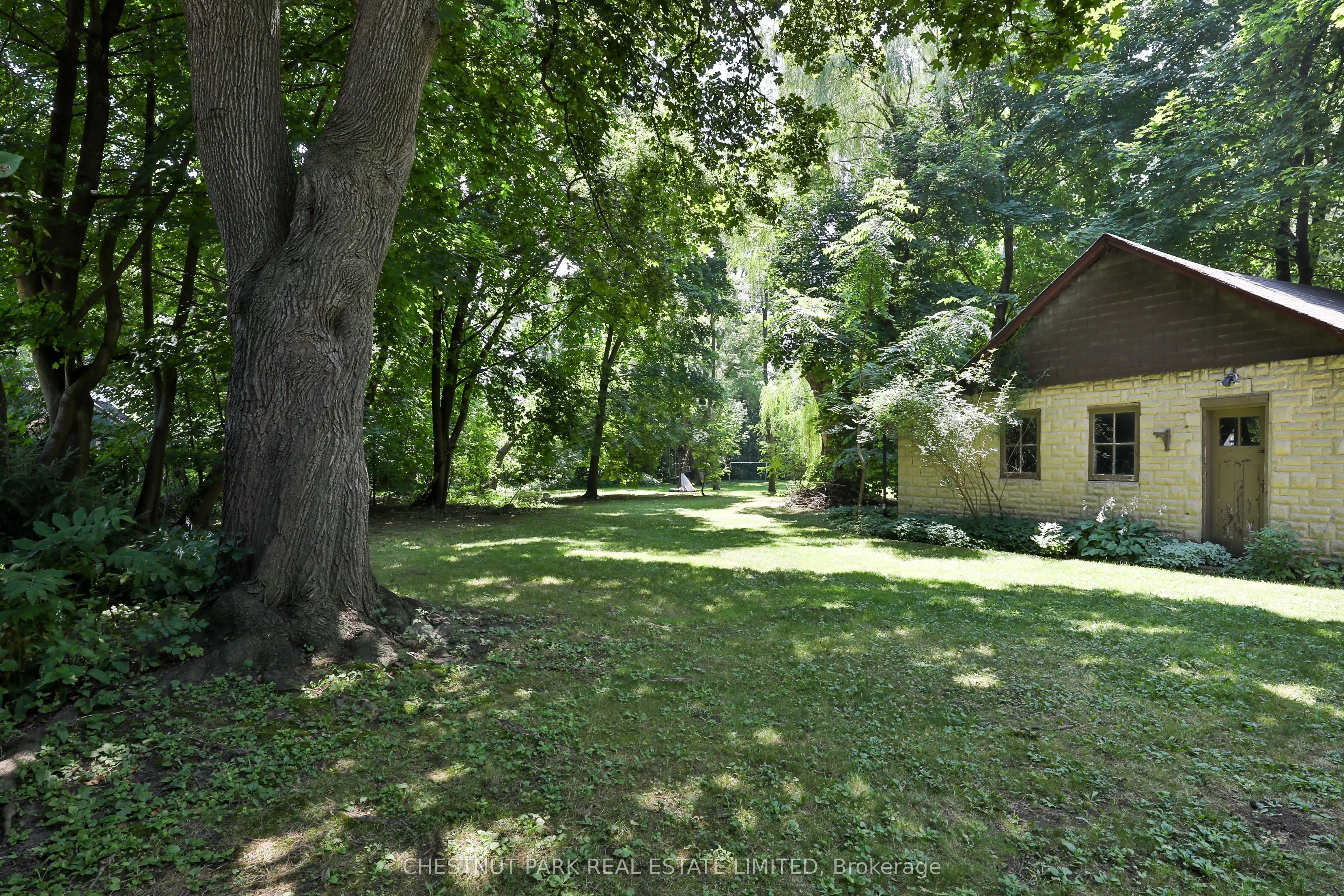 61 Burnhamthorpe Crescent