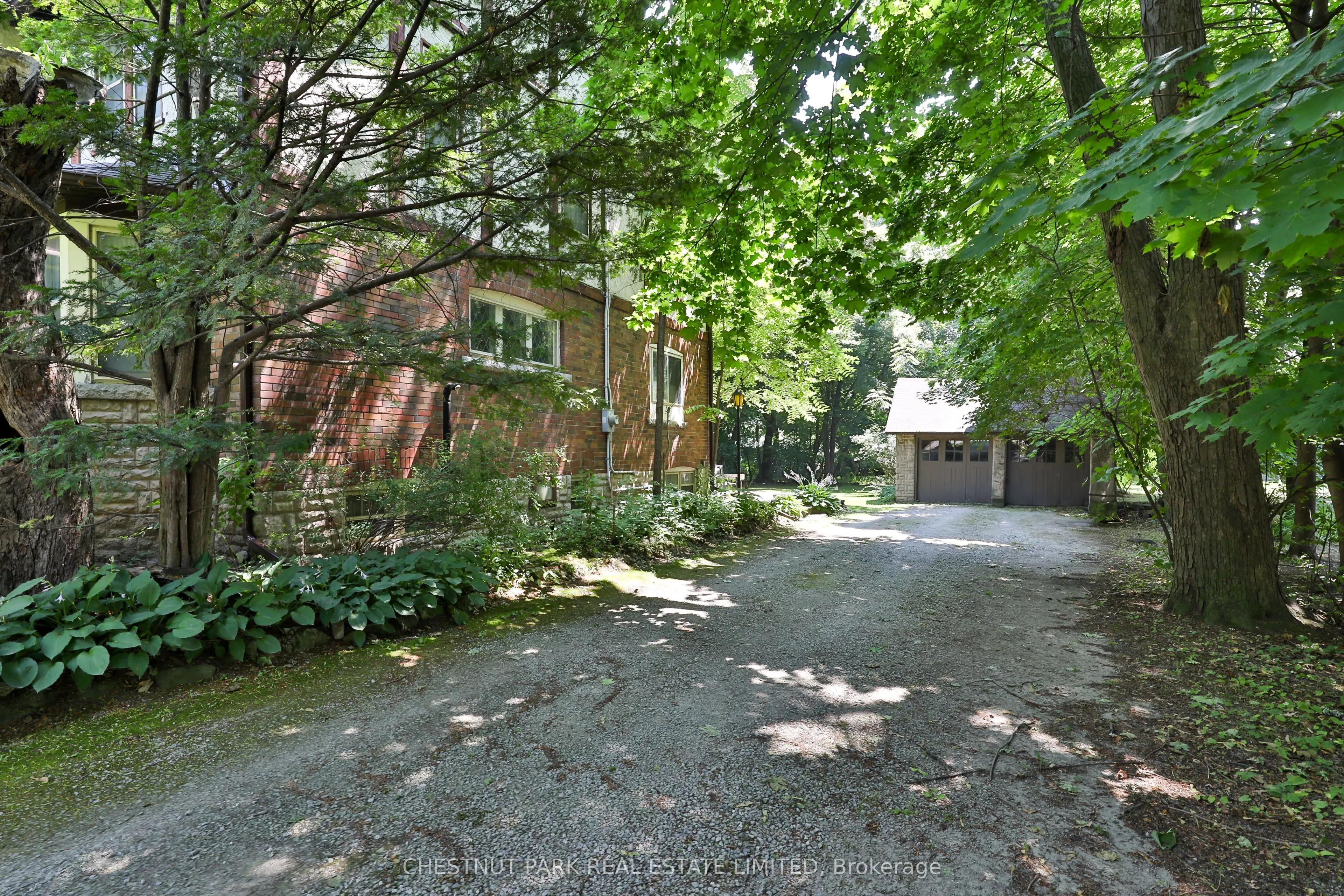 61 Burnhamthorpe Crescent