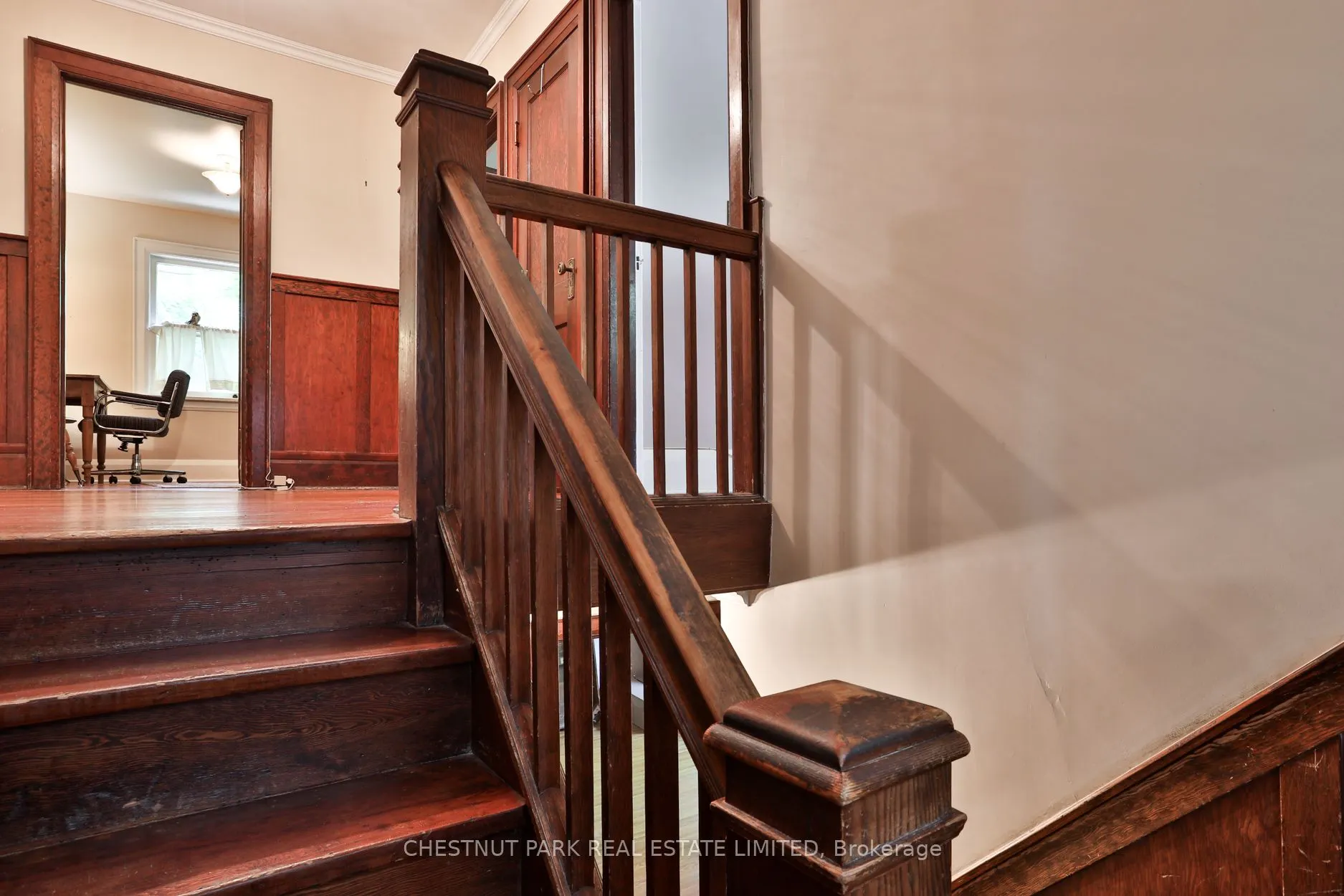 61 Burnhamthorpe Crescent