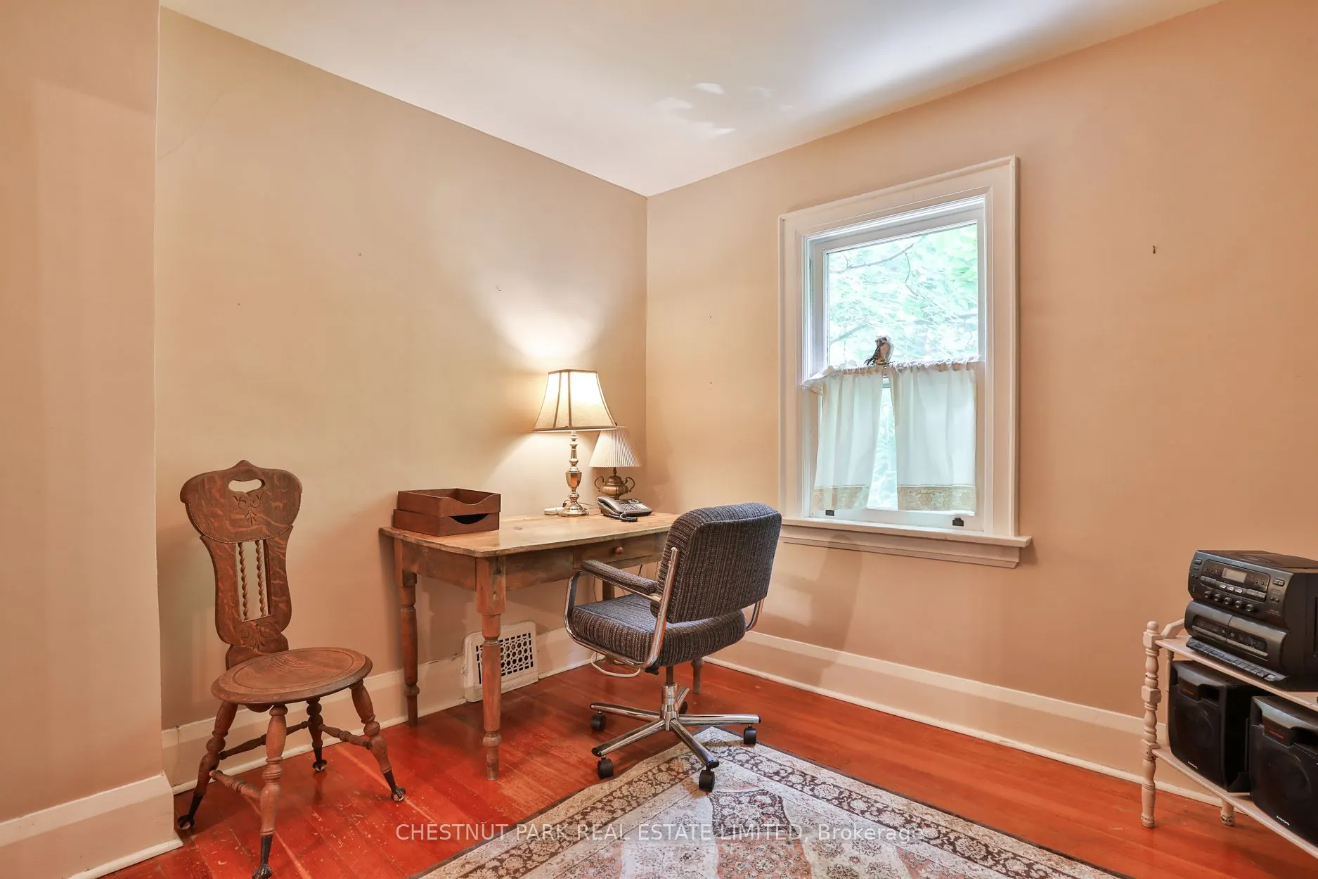 61 Burnhamthorpe Crescent