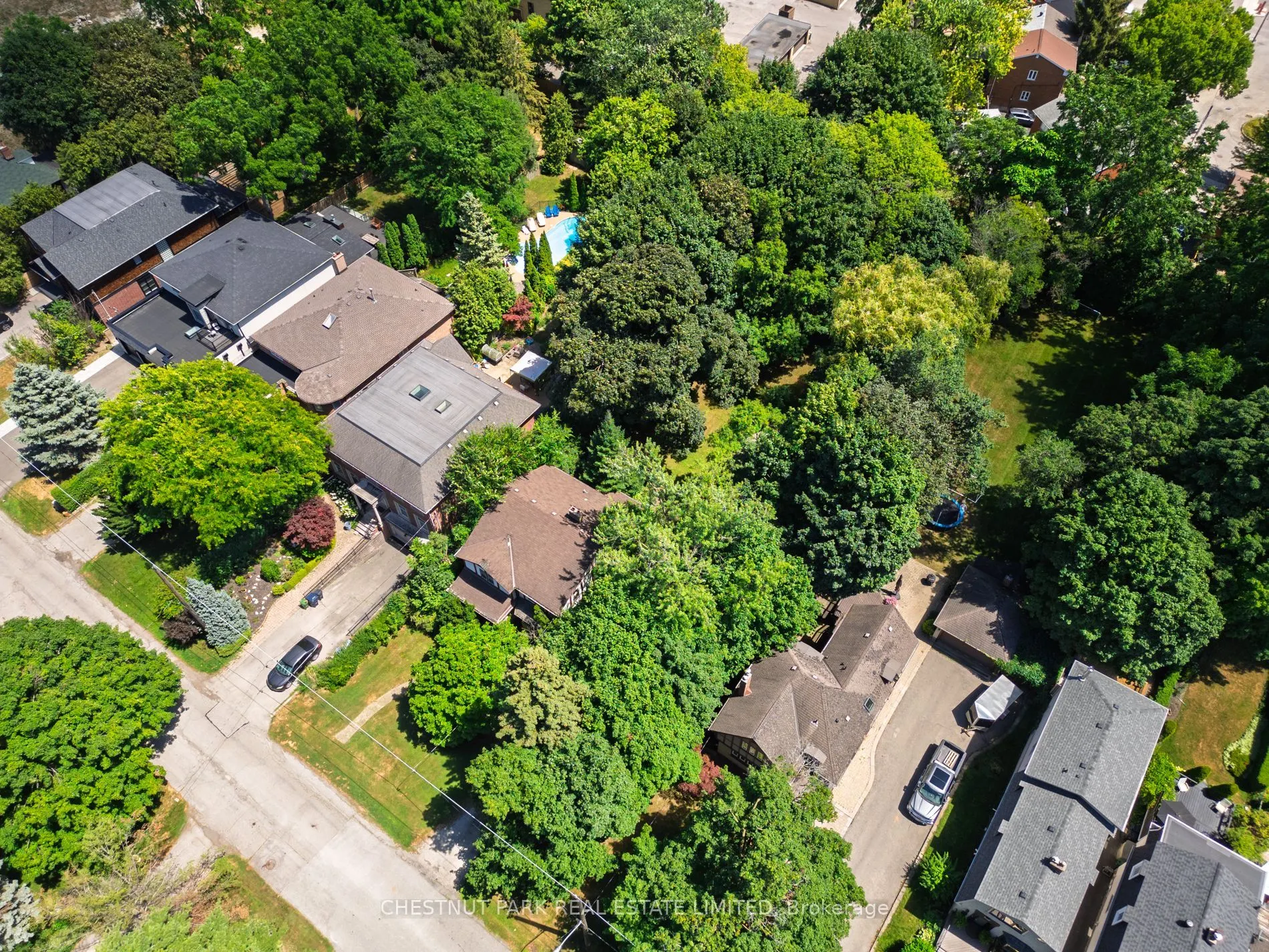 61 Burnhamthorpe Crescent