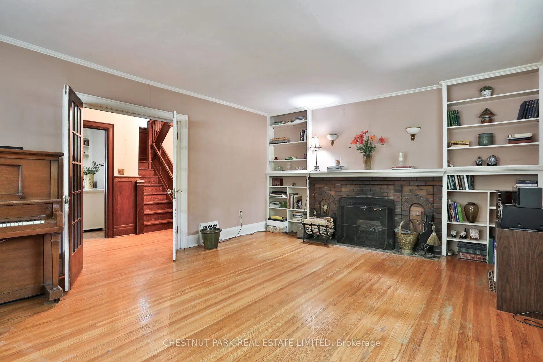 61 Burnhamthorpe Crescent