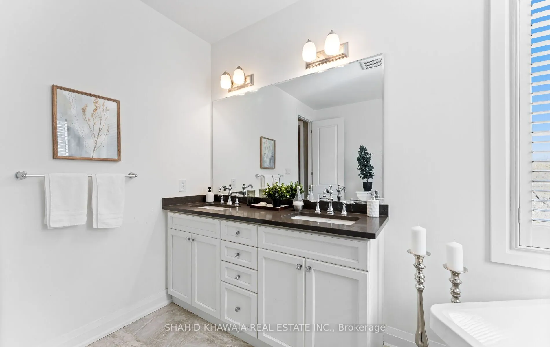 1355 Basswood Crescent
