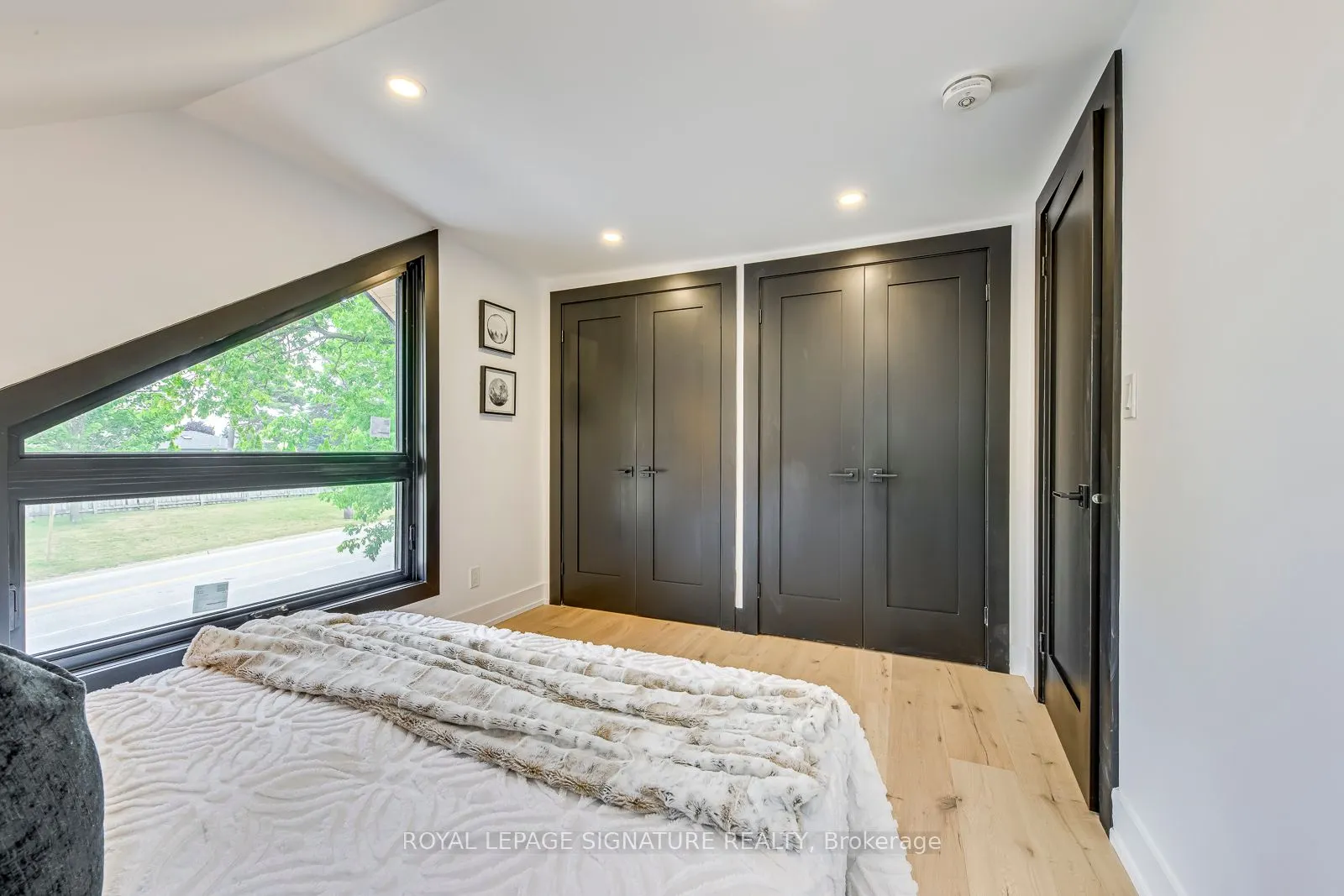 11024 Trafalgar Road