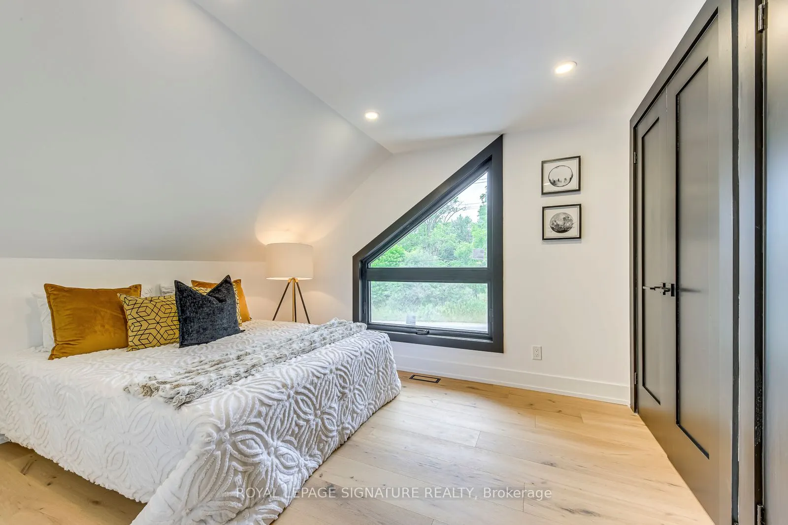 11024 Trafalgar Road