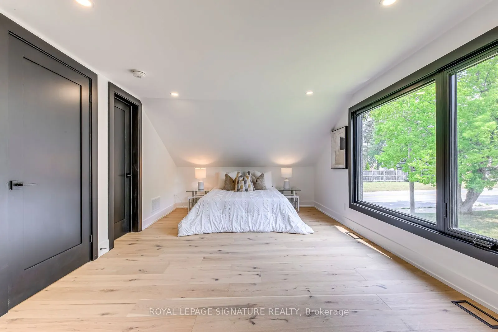 11024 Trafalgar Road