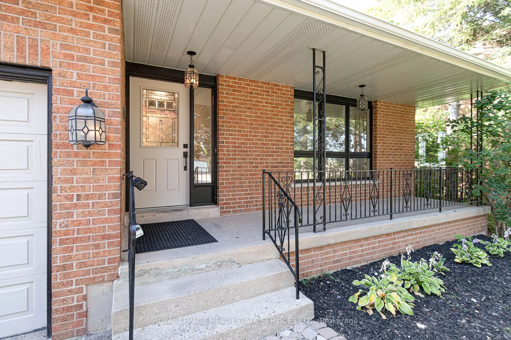 6865 MAIN Street W