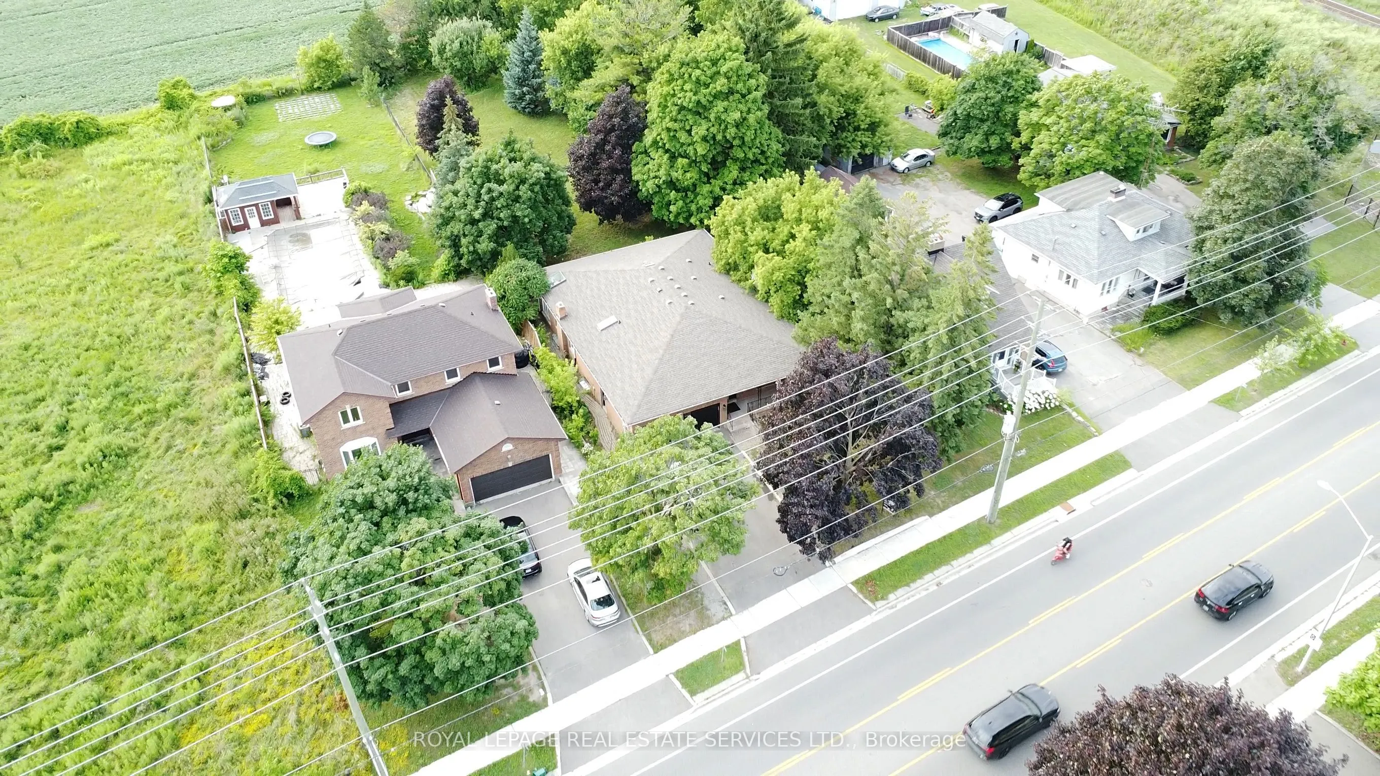 6865 MAIN Street W