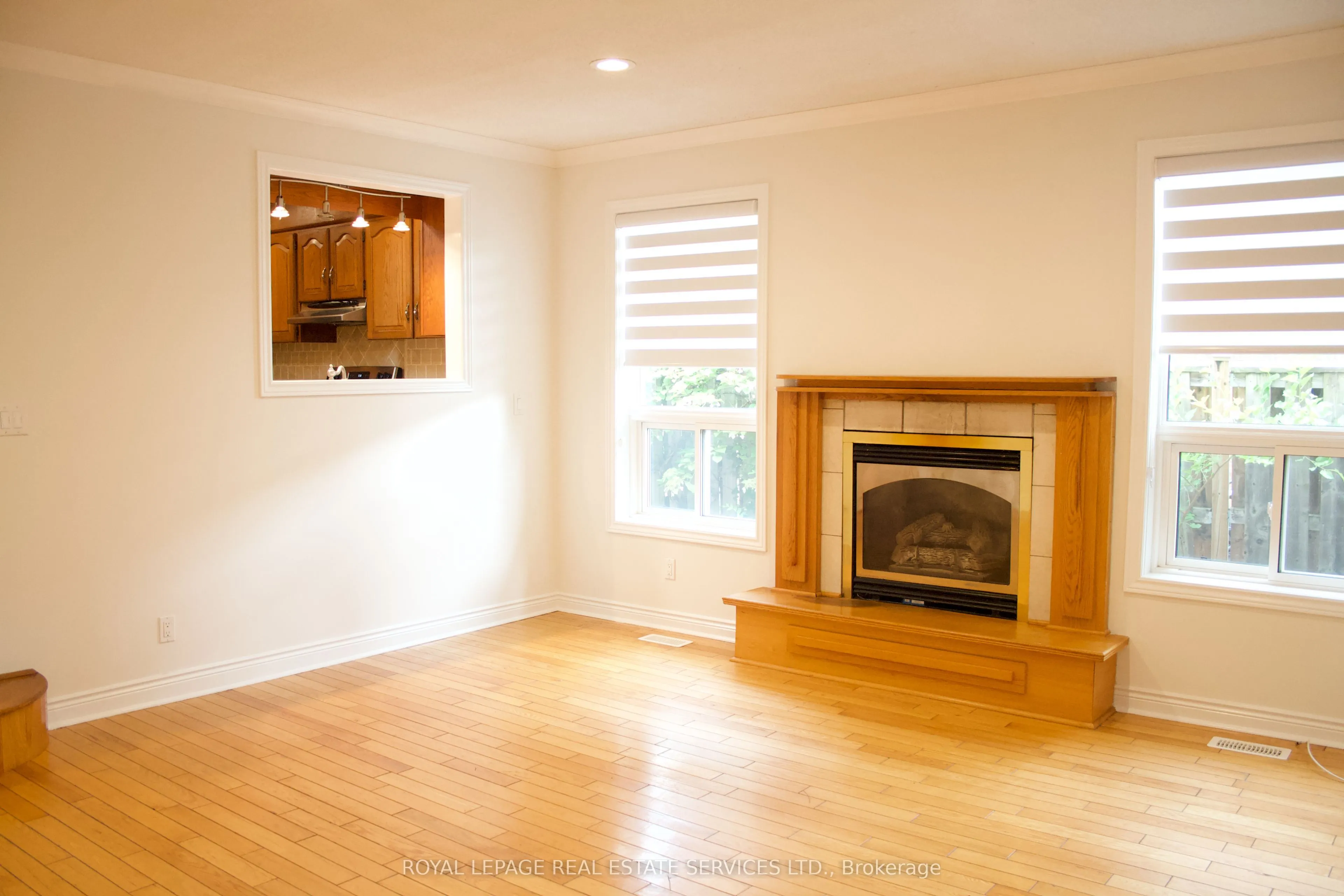 6865 MAIN Street W