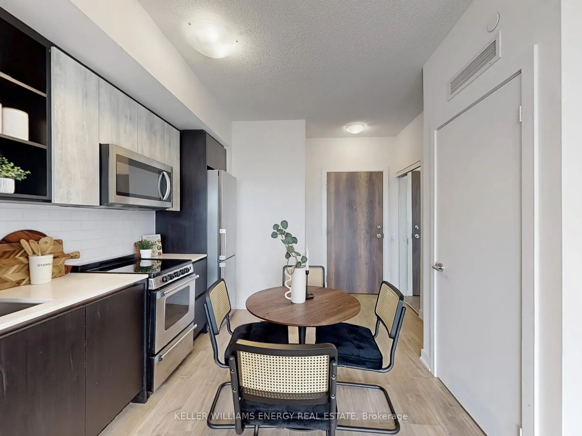 251 Manitoba Street, #1021