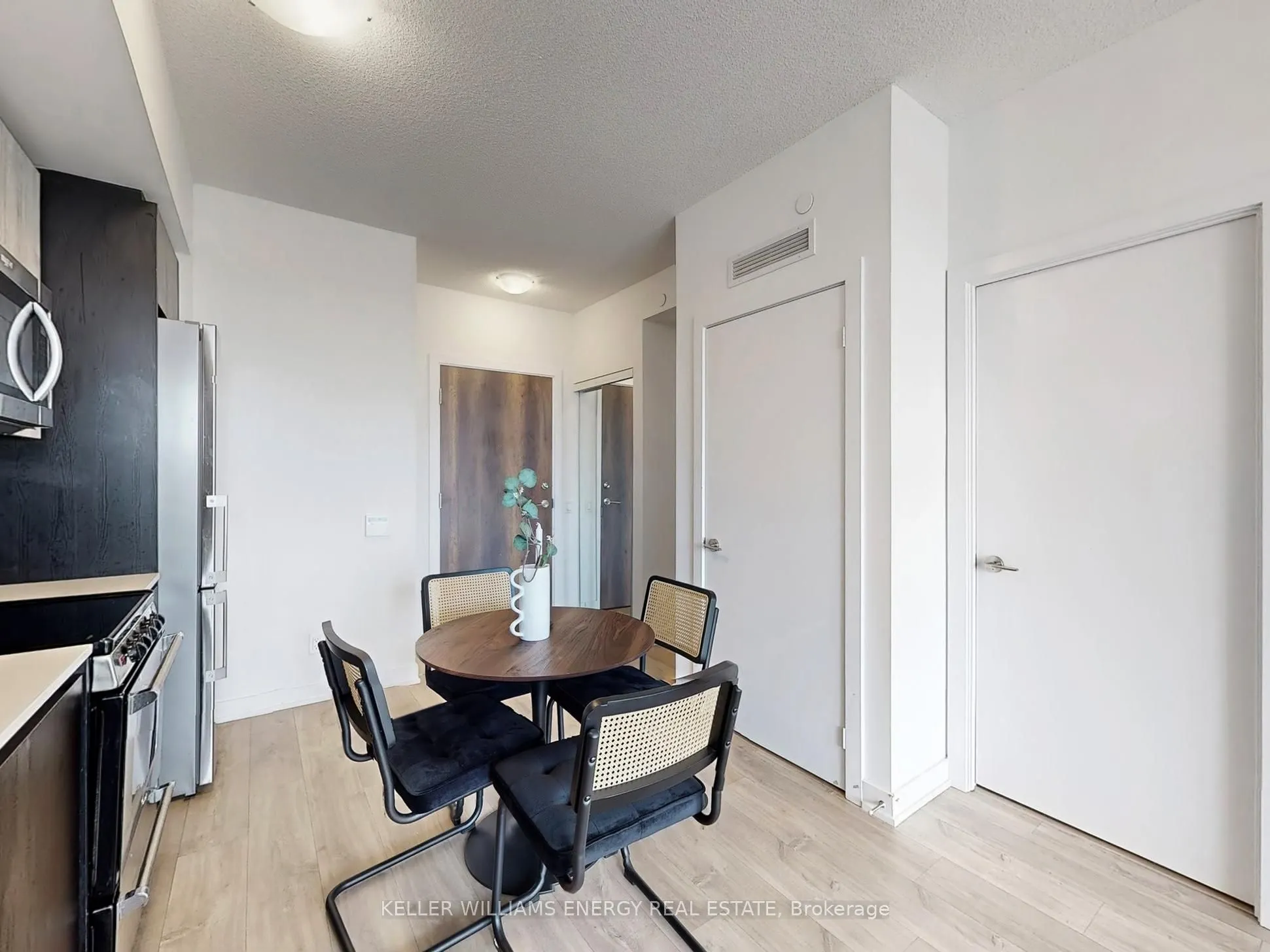 251 Manitoba Street, #1021
