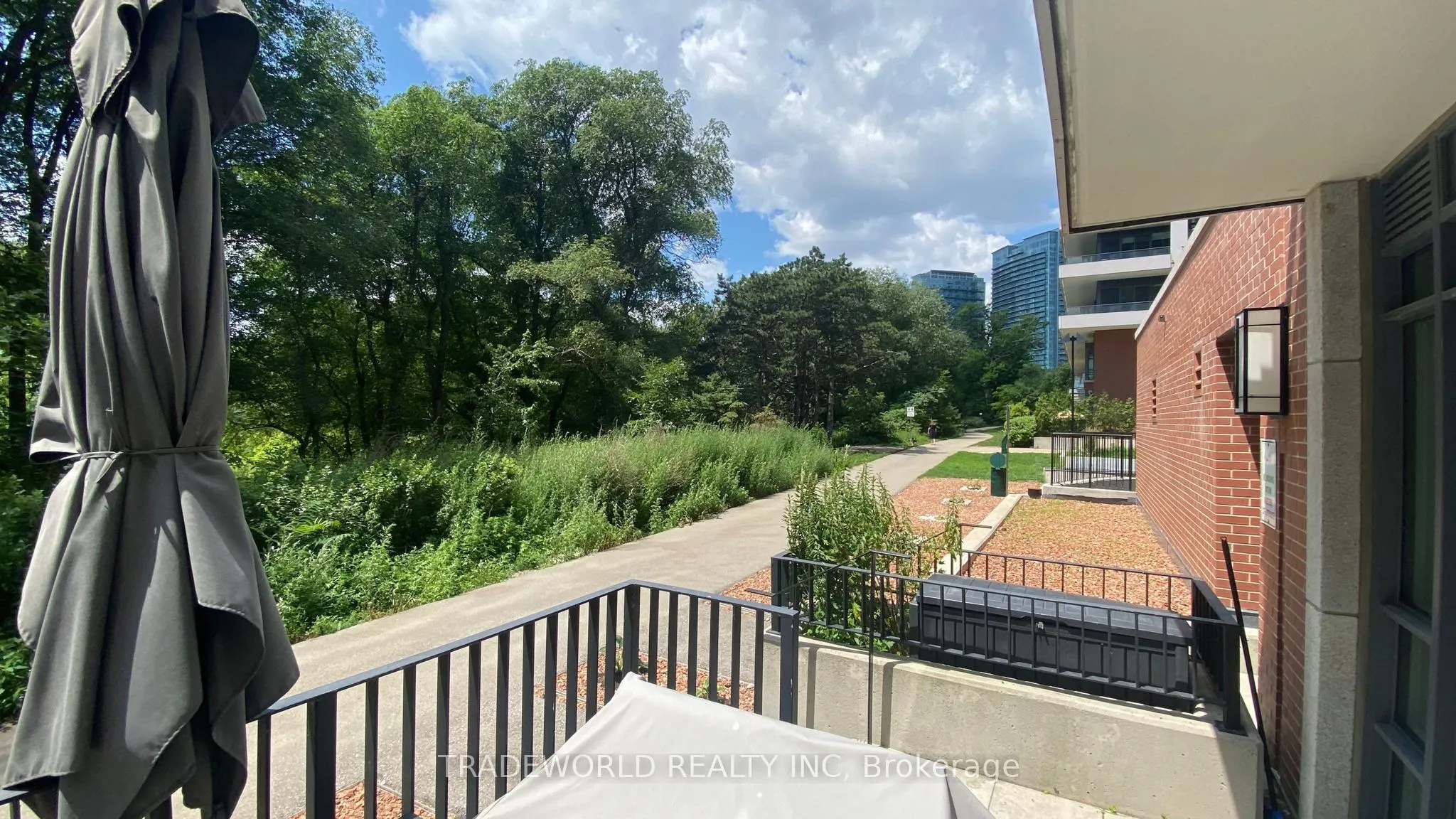2220 Lake Shore Boulevard W, #Th01