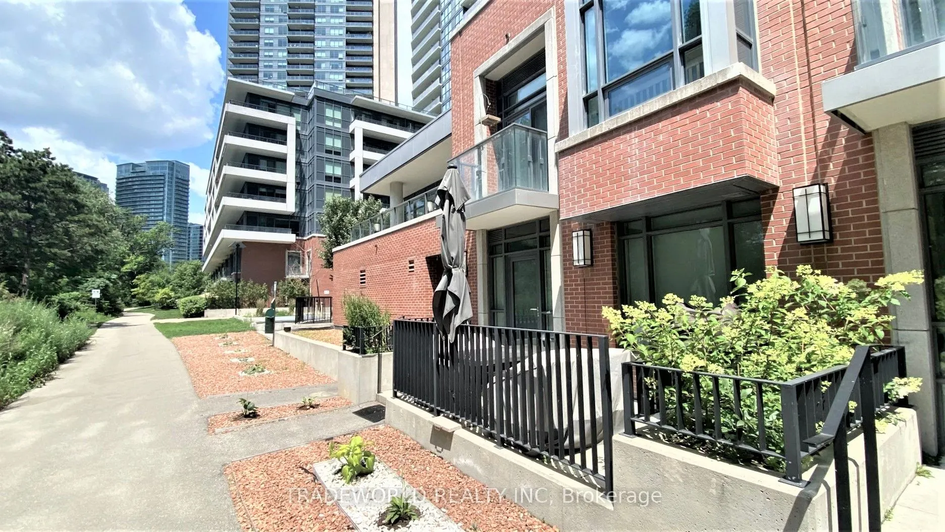 2220 Lake Shore Boulevard W, #Th01