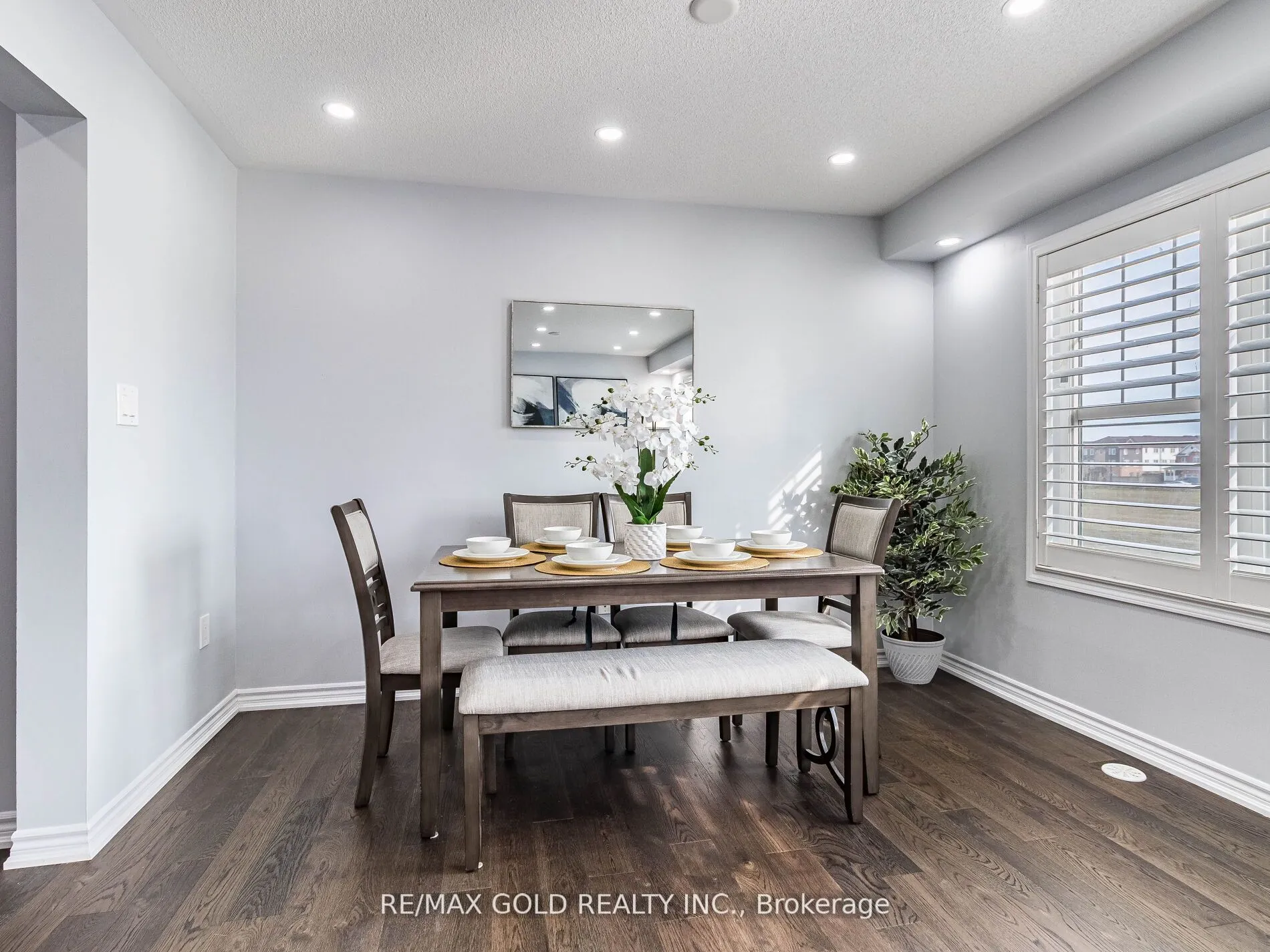 98 Bannister Crescent