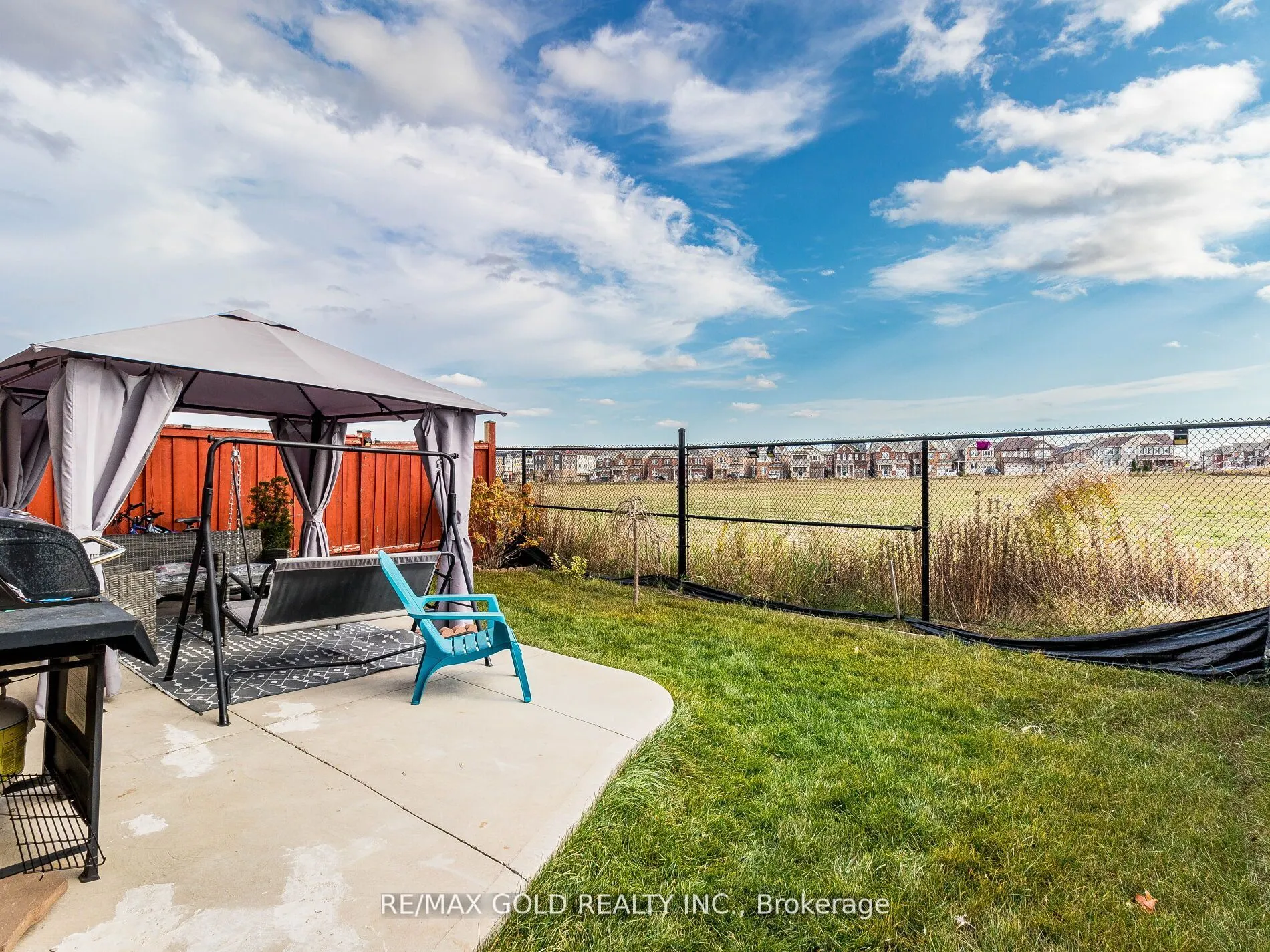 98 Bannister Crescent