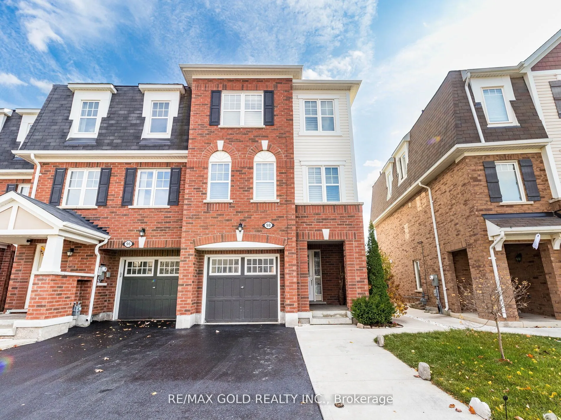 98 Bannister Crescent