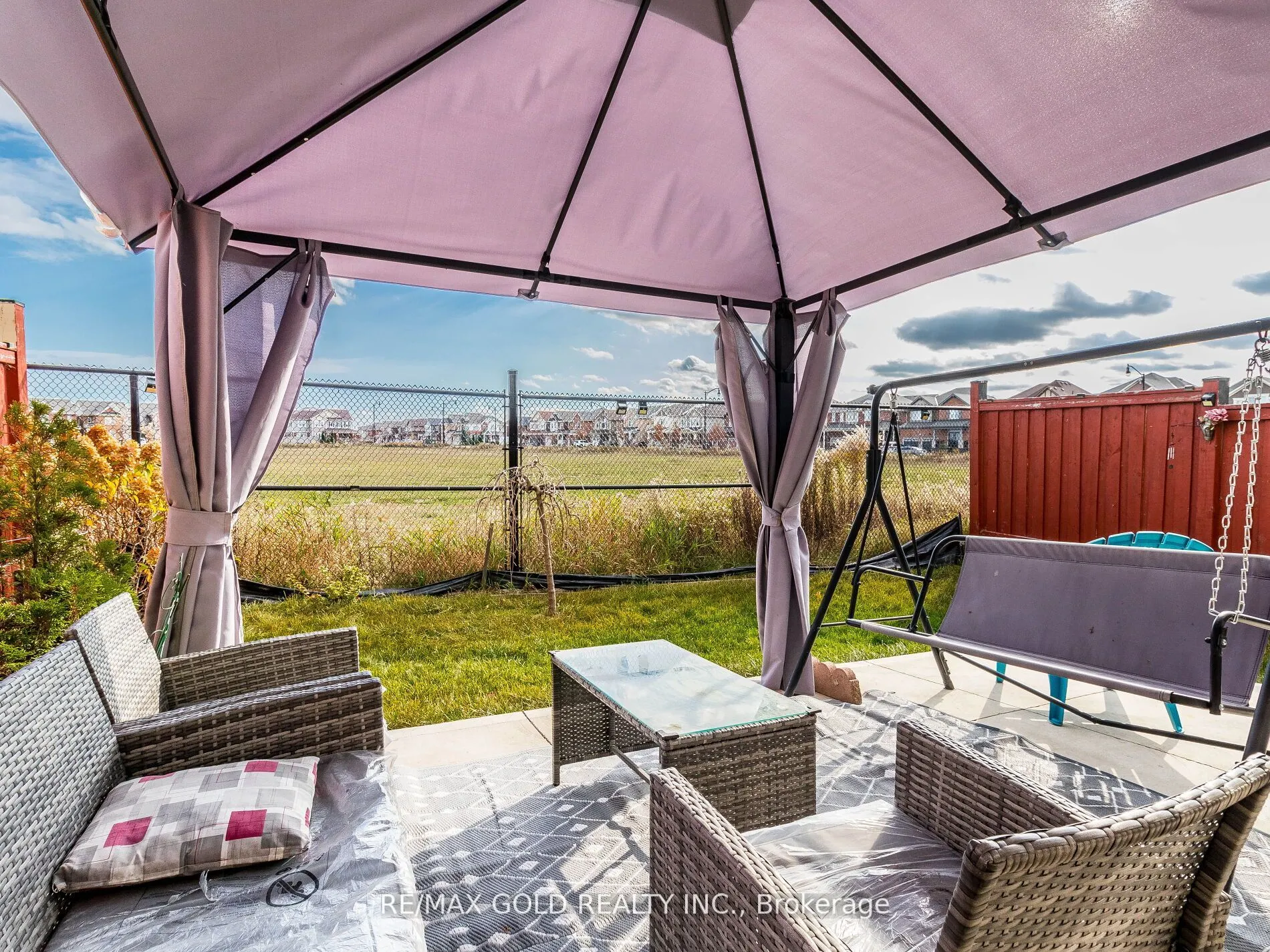 98 Bannister Crescent