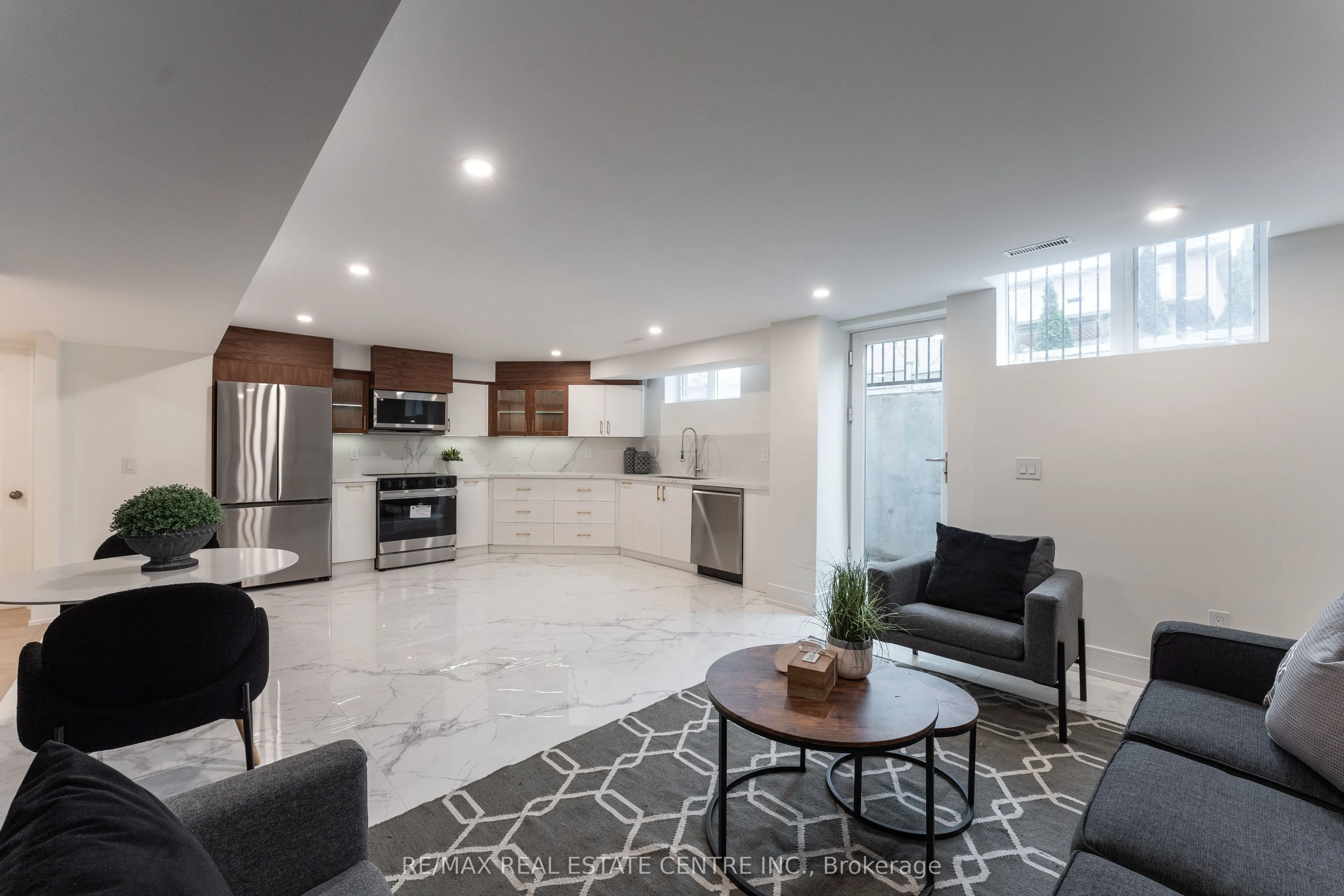 3352 Petrie Way