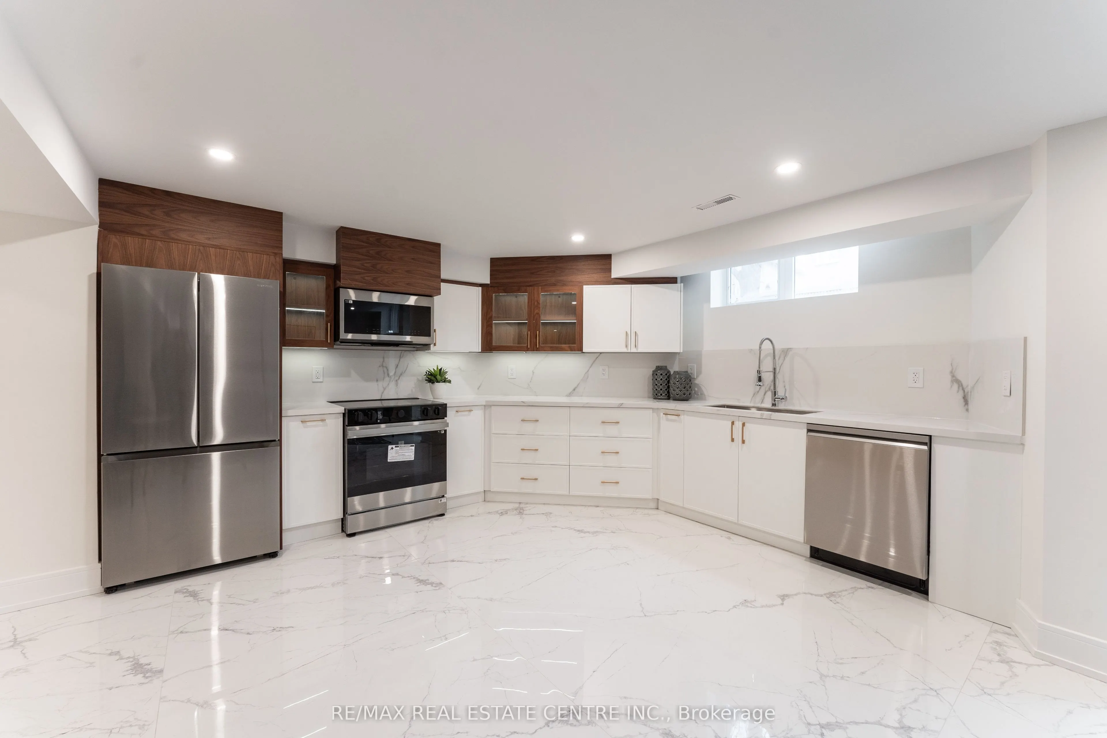 3352 Petrie Way