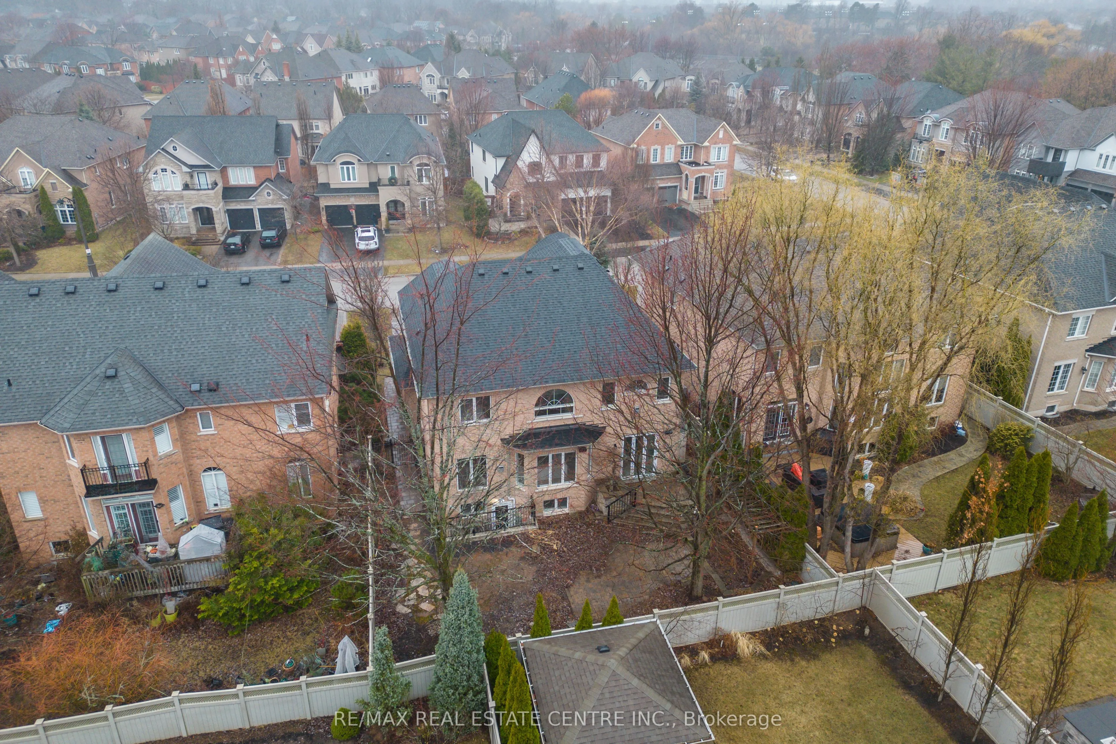 3352 Petrie Way