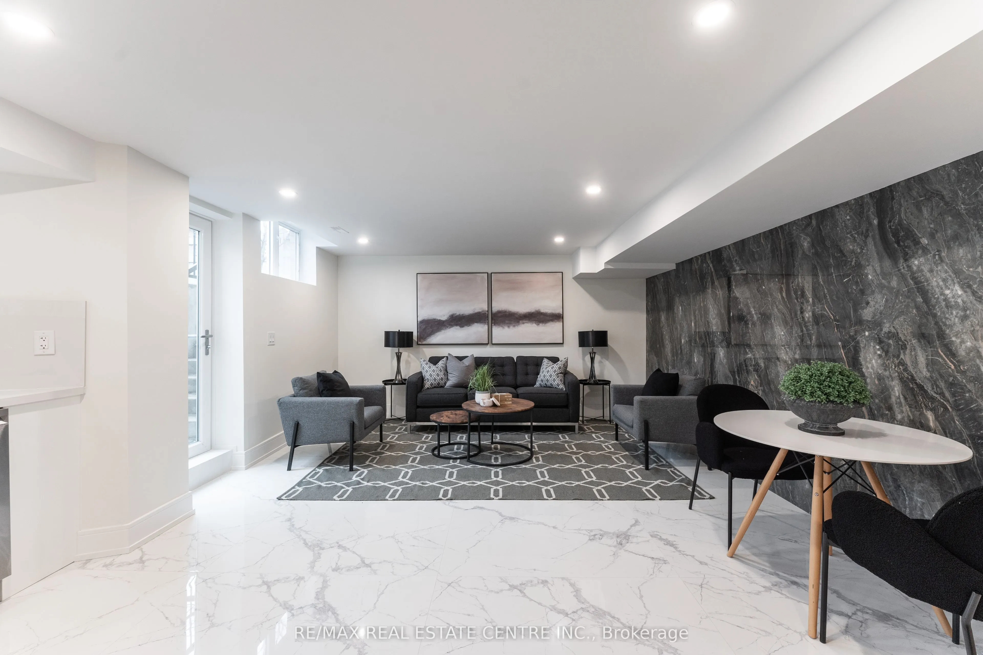 3352 Petrie Way
