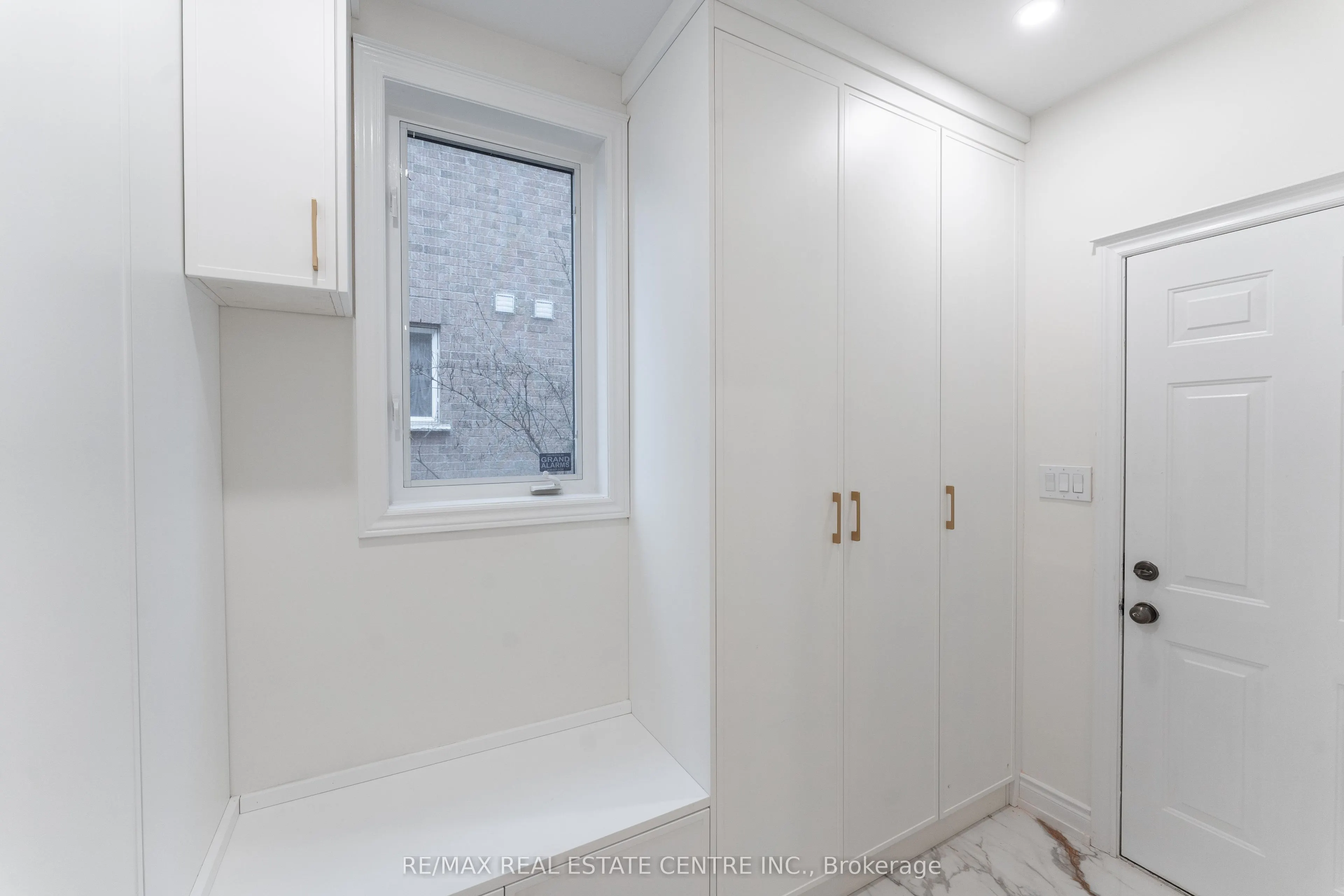 3352 Petrie Way
