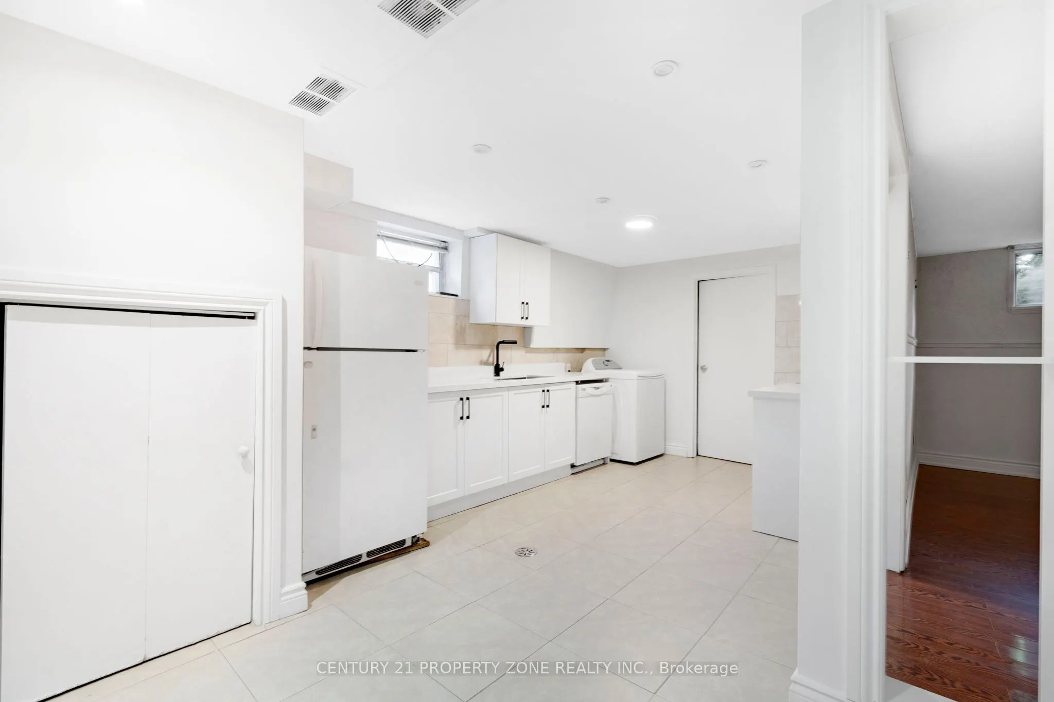 3387 Kelowna Court