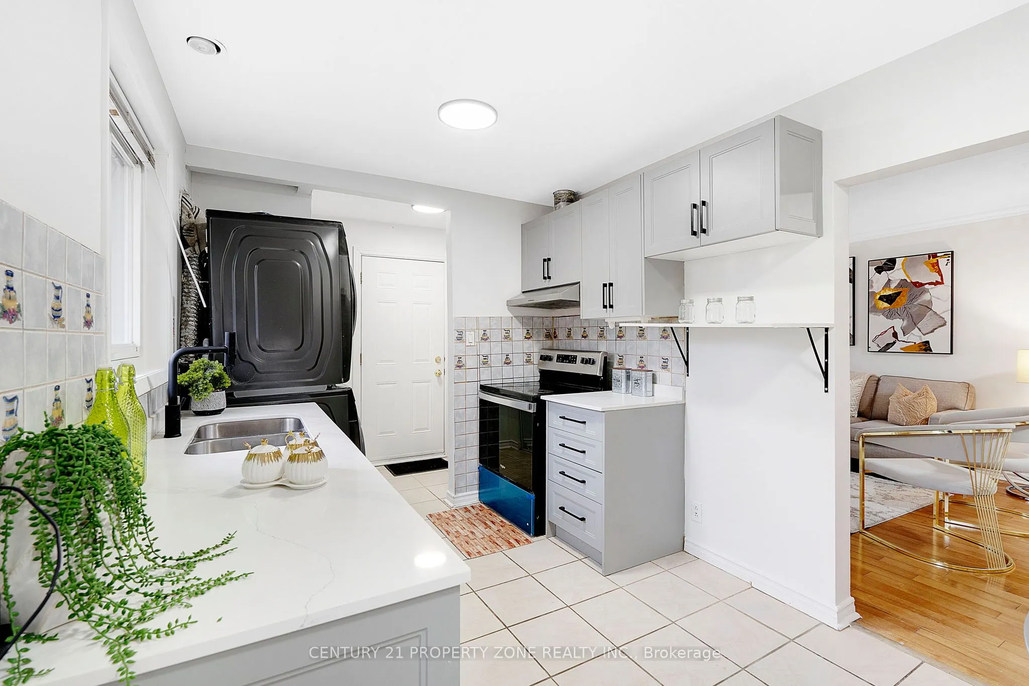 3387 Kelowna Court