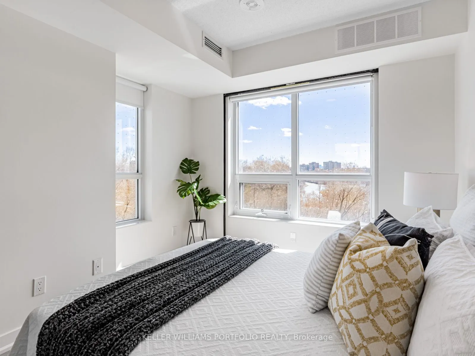 10 Wilby Crescent, #407