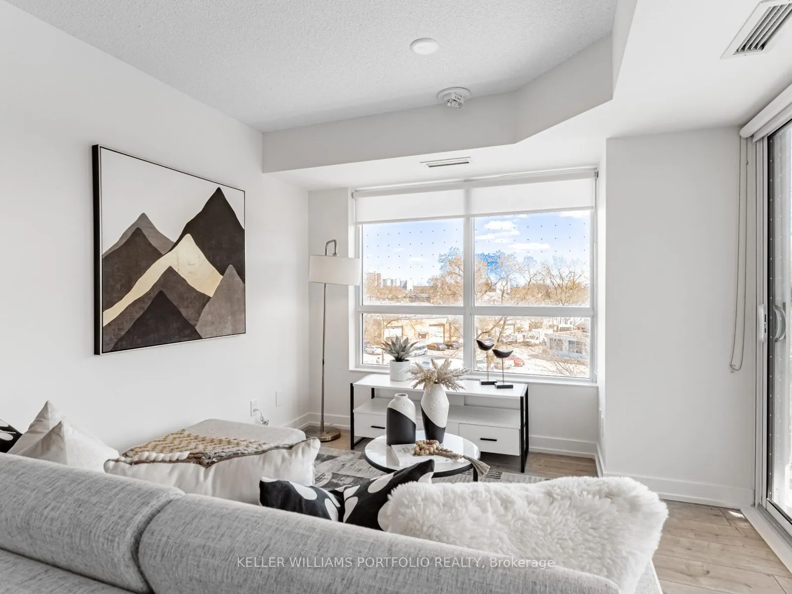 10 Wilby Crescent, #407