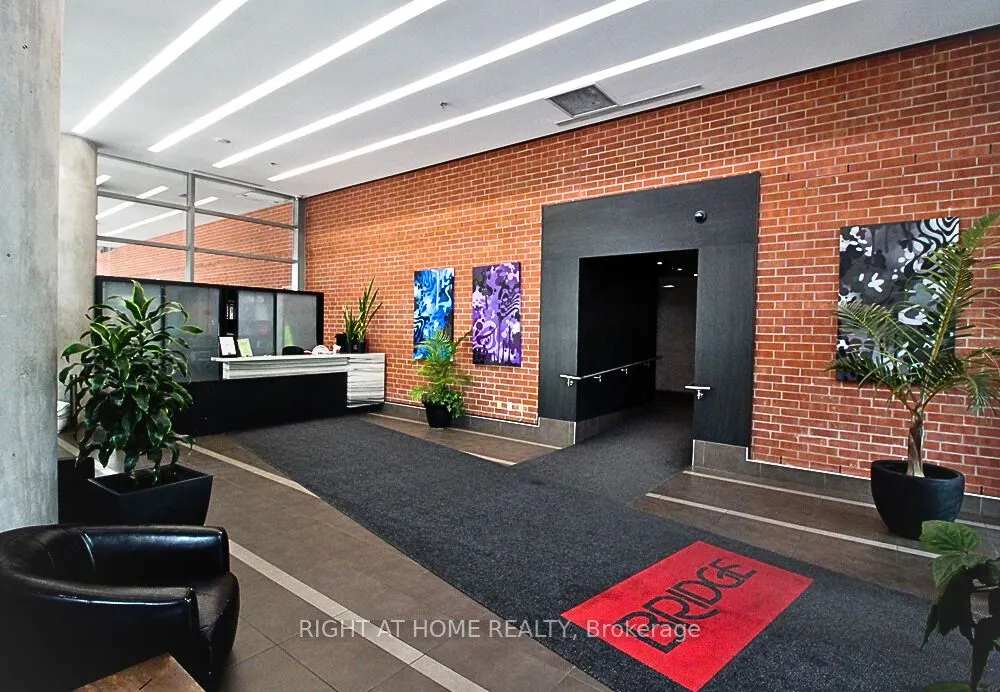 38 Joe Shuster Way, #819