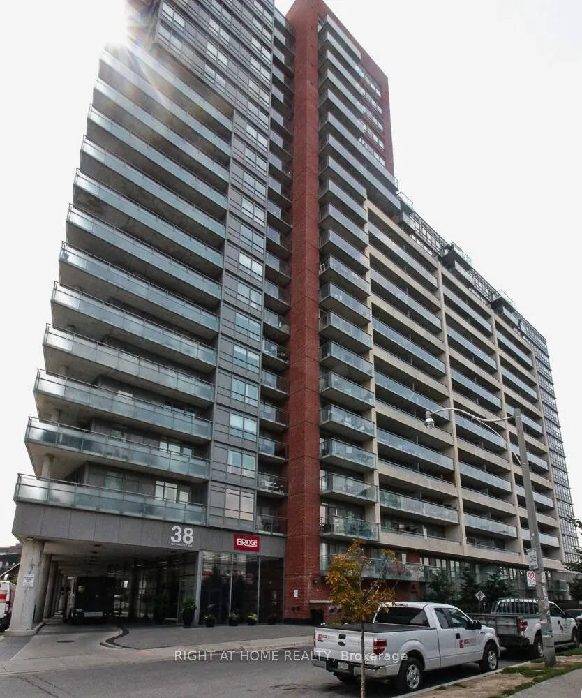 38 Joe Shuster Way, #819