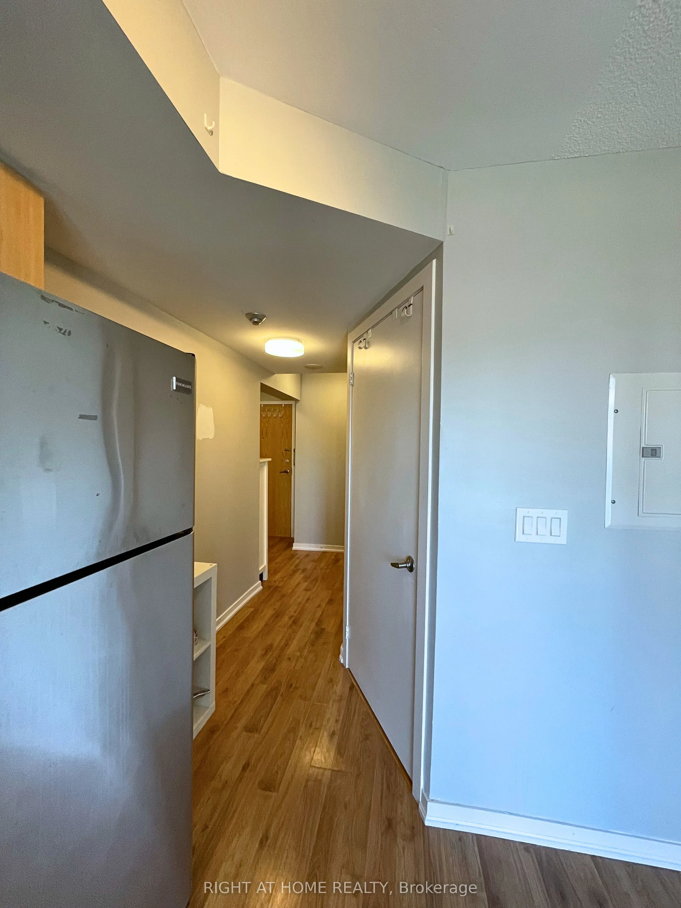 38 Joe Shuster Way, #819