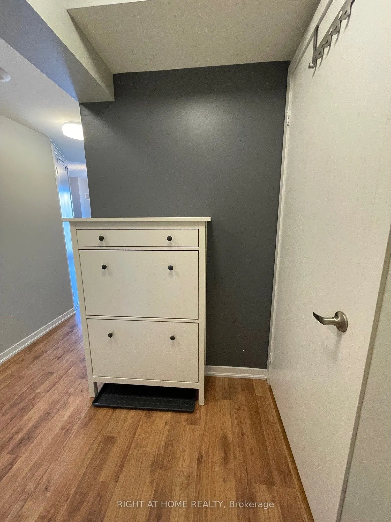 38 Joe Shuster Way, #819