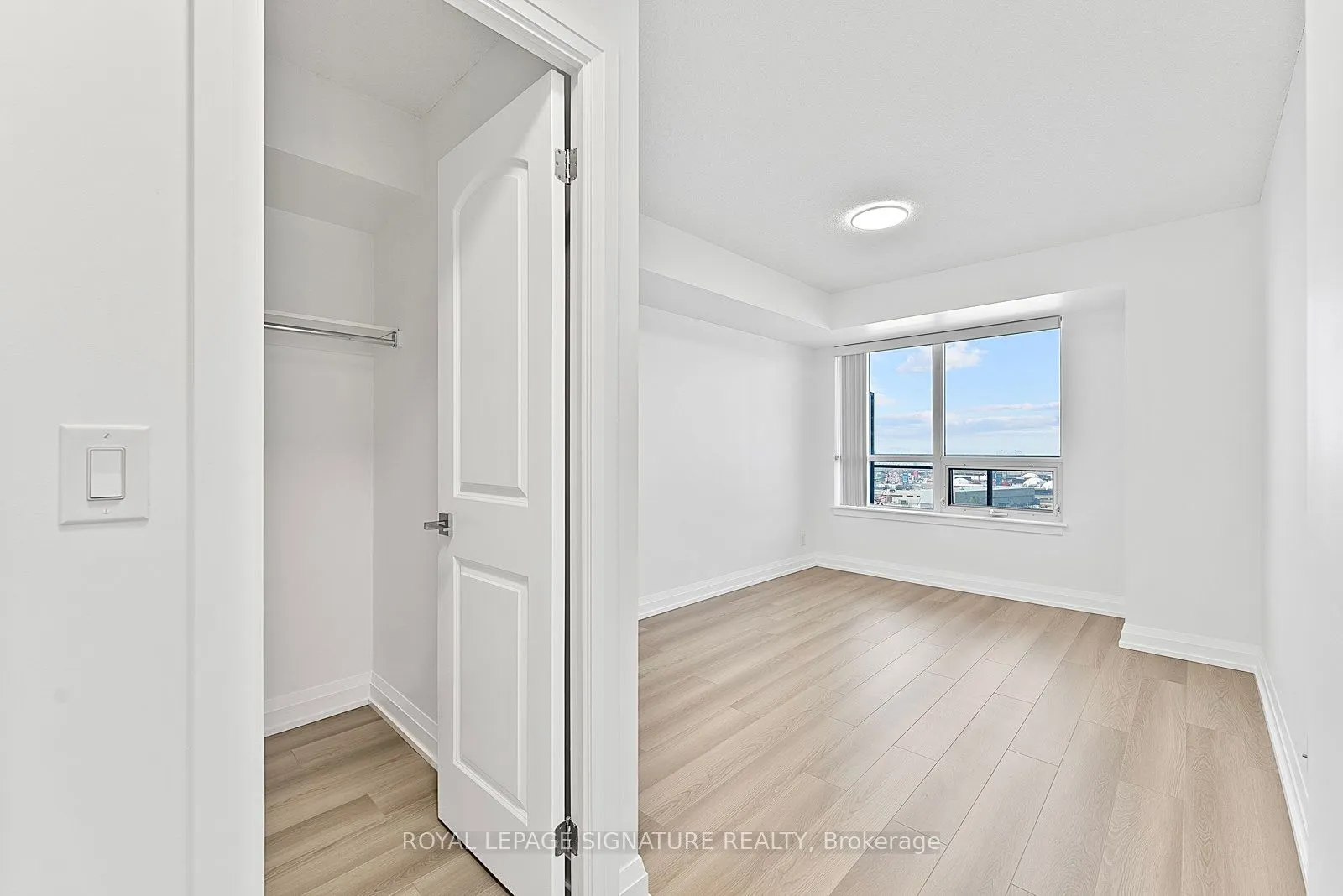 55 De Boers Drive, #1109