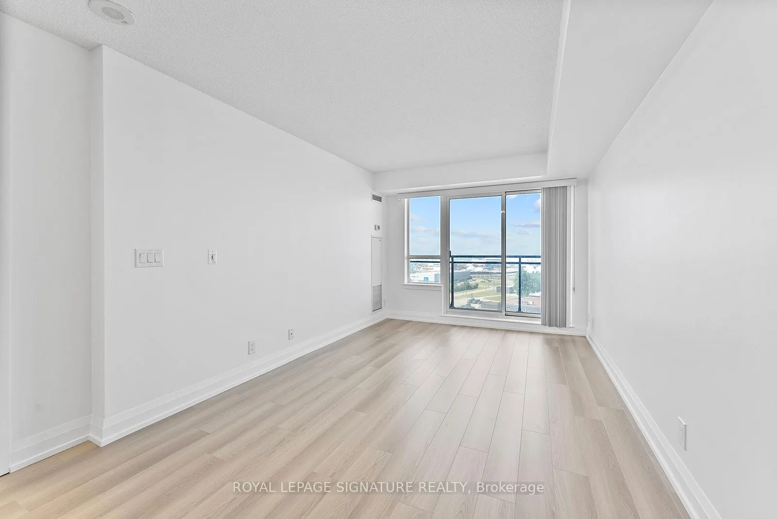 55 De Boers Drive, #1109