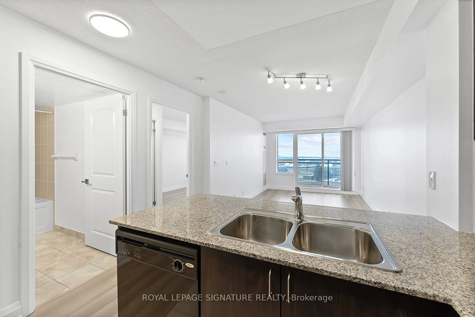 55 De Boers Drive, #1109