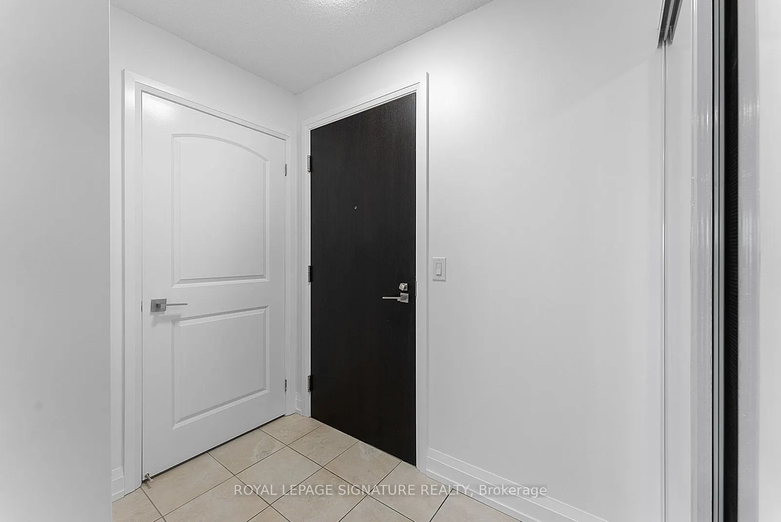 55 De Boers Drive, #1109