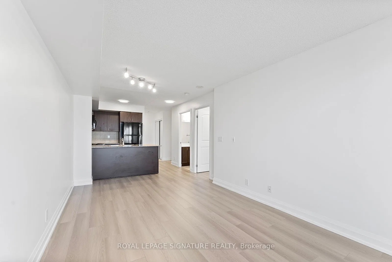 55 De Boers Drive, #1109